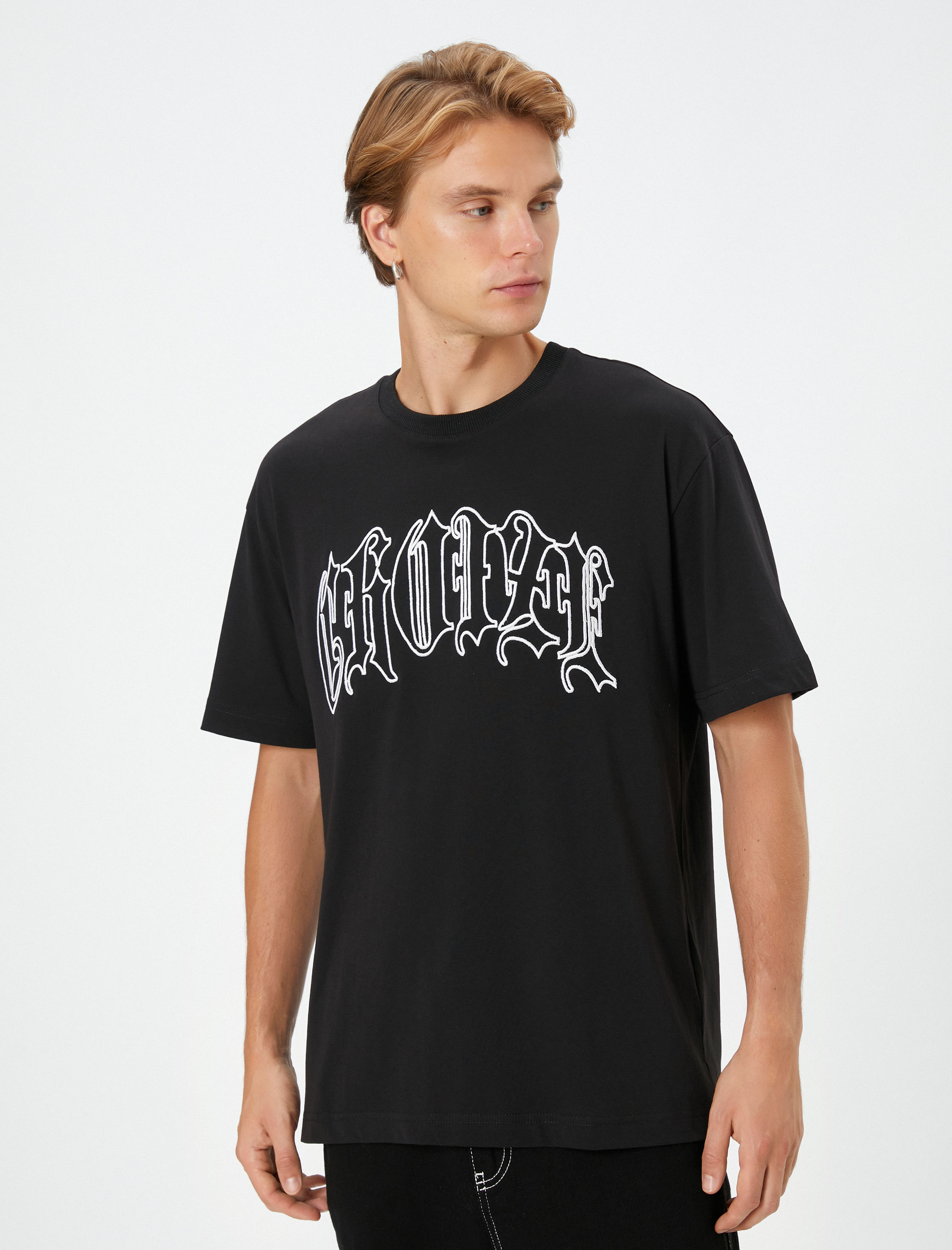   Grafiti İşlemeli Tişört Rahat Kesim Sloganlı Bisiklet Yaka Kısa Kollu