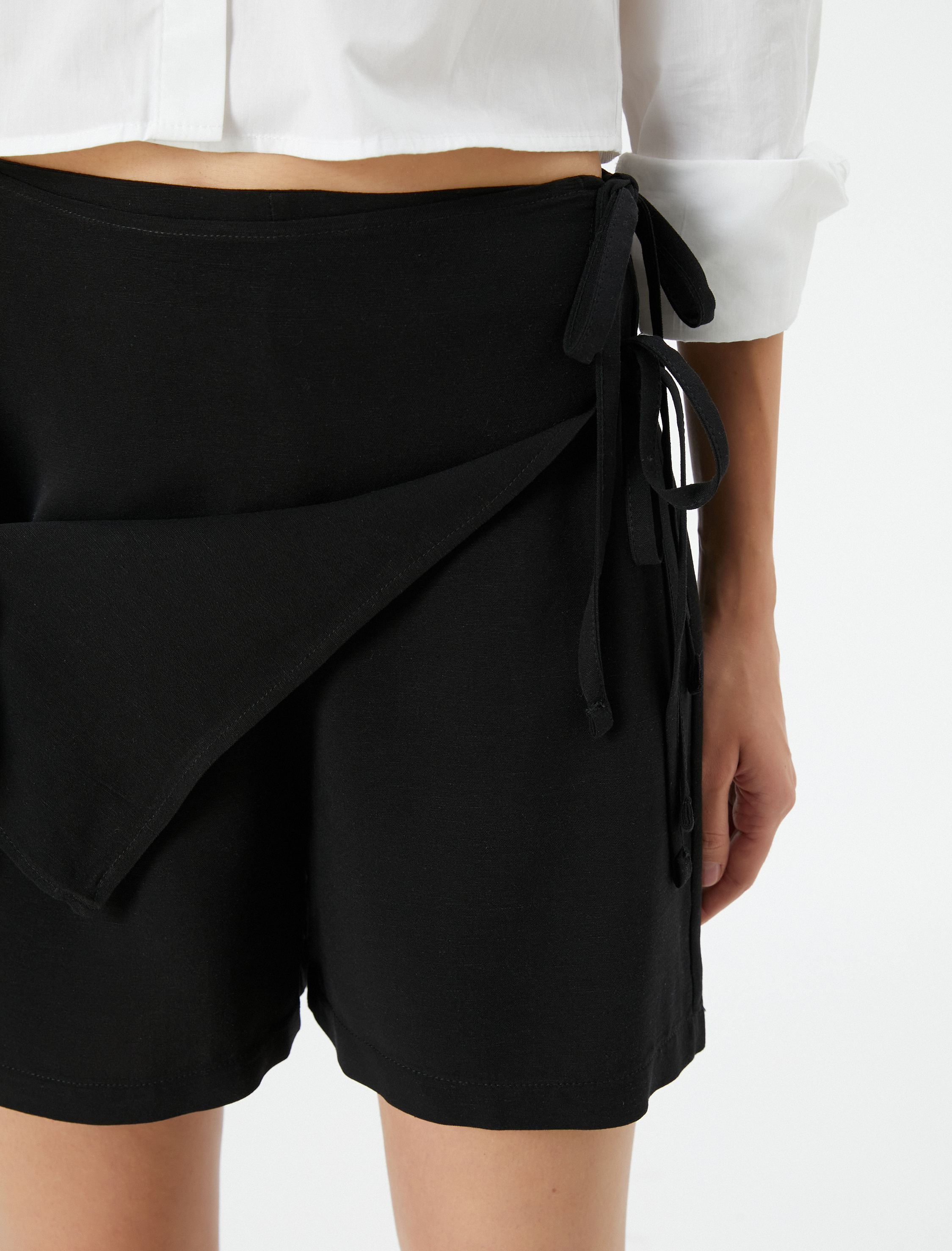   Şort Etek Yandan Bağlama Detaylı Normal Bel Fermuar Kapama