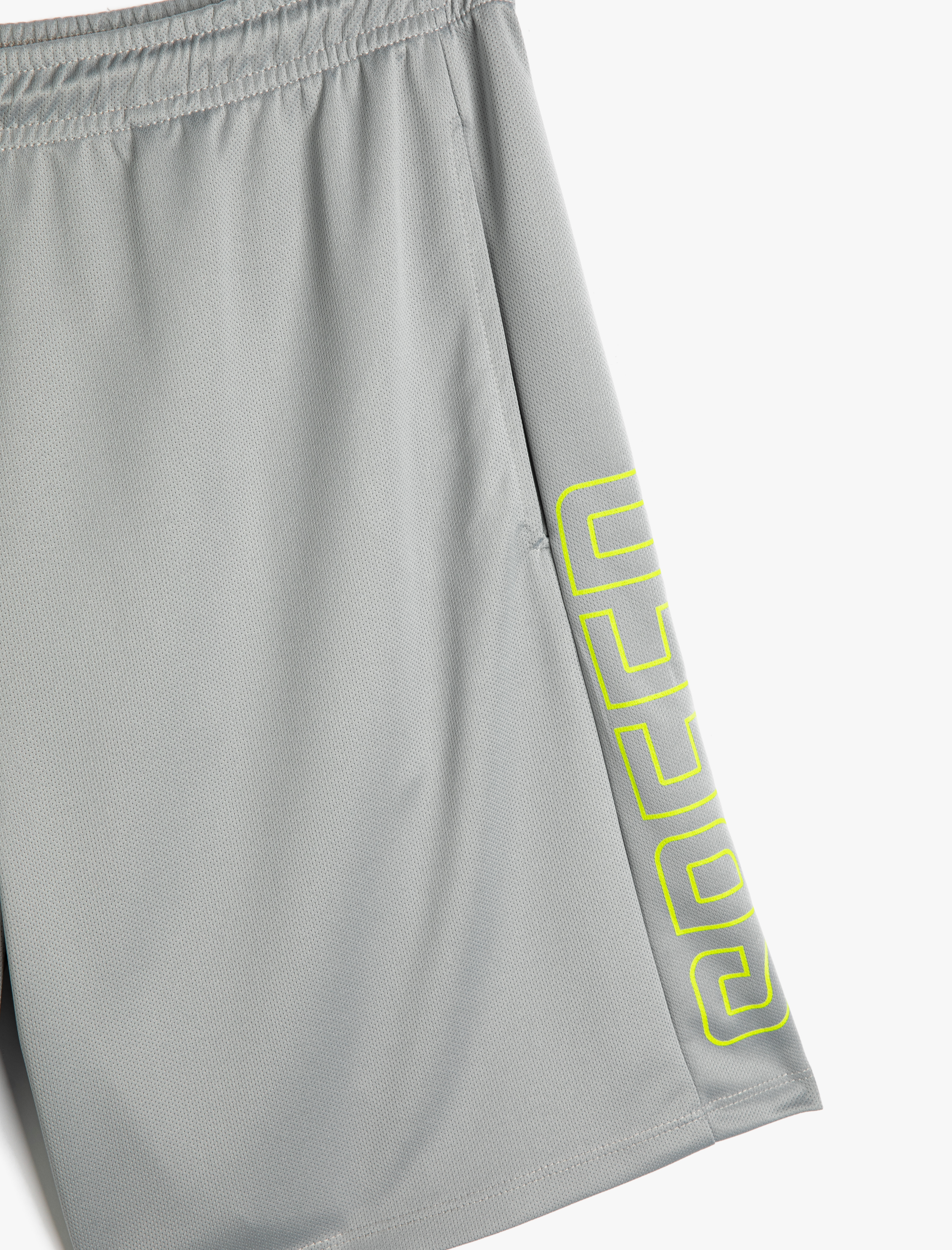   Spor Şort Beli Bağcıklı Slogan Baskılı Cep Detaylı