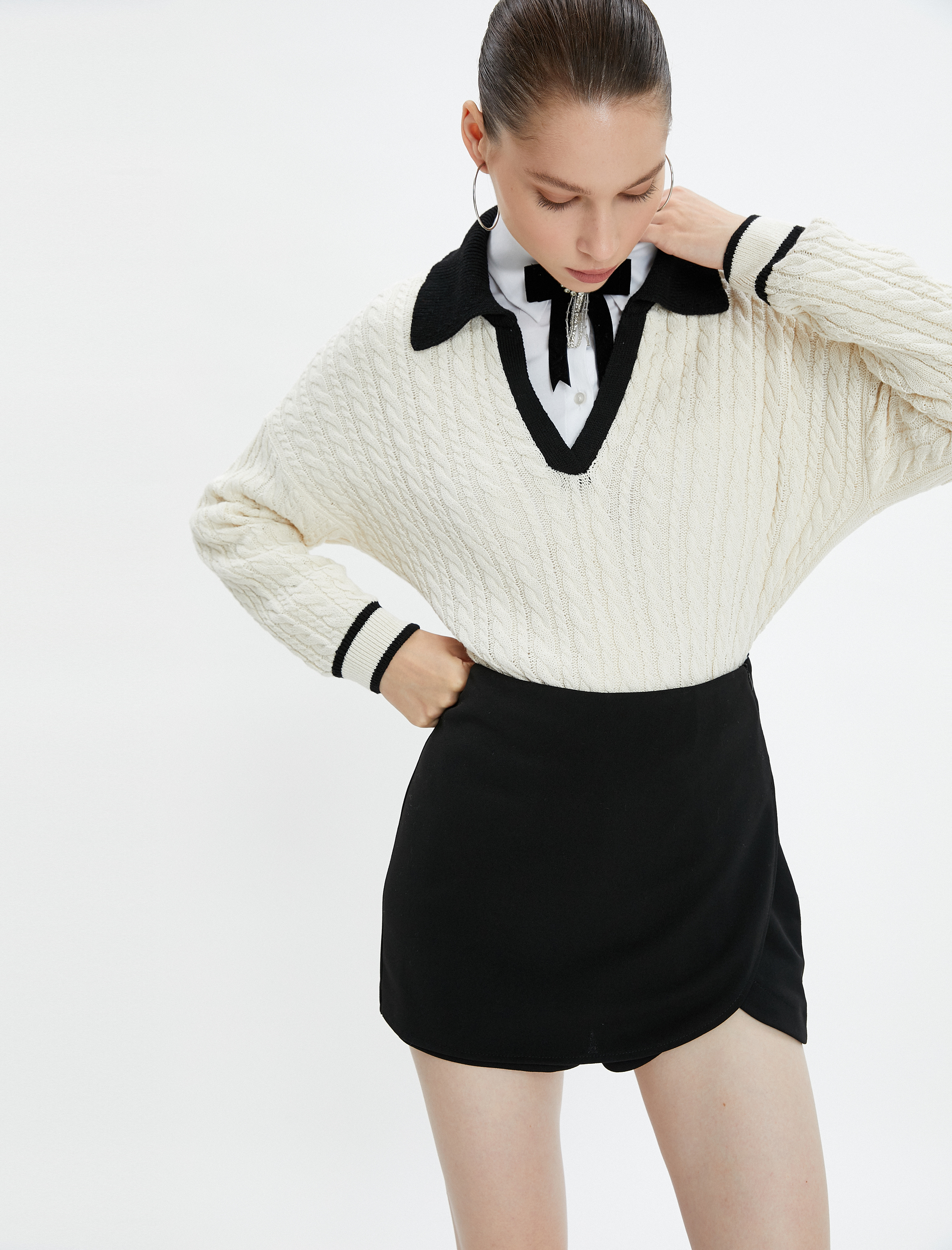   Polo Yaka Saç Örgü Triko Kazak Renk Kontrast Detaylı