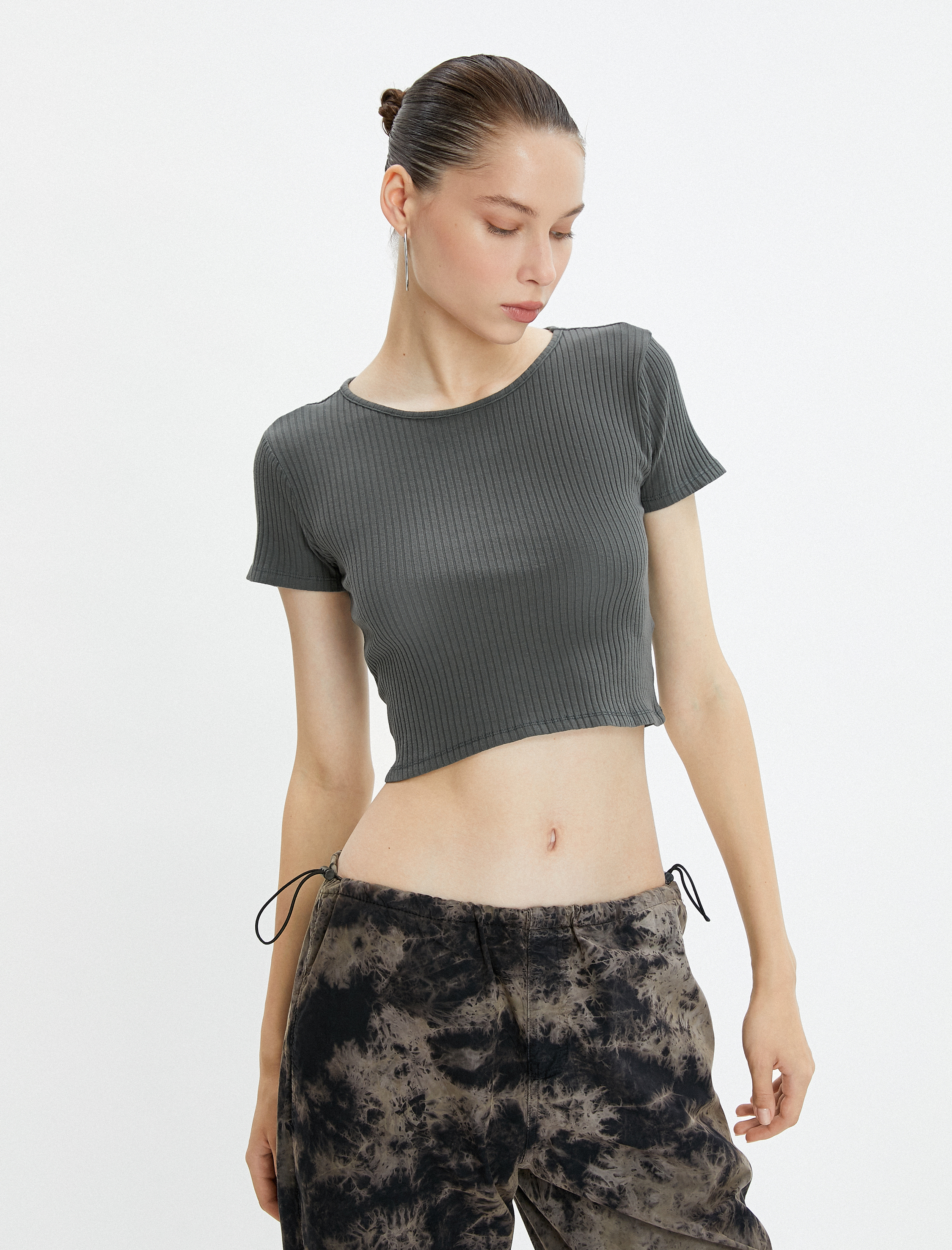   Crop Tişört Yıkamalı Kısa Kollu Yuvarlak Yaka Ribanalı Pamuklu