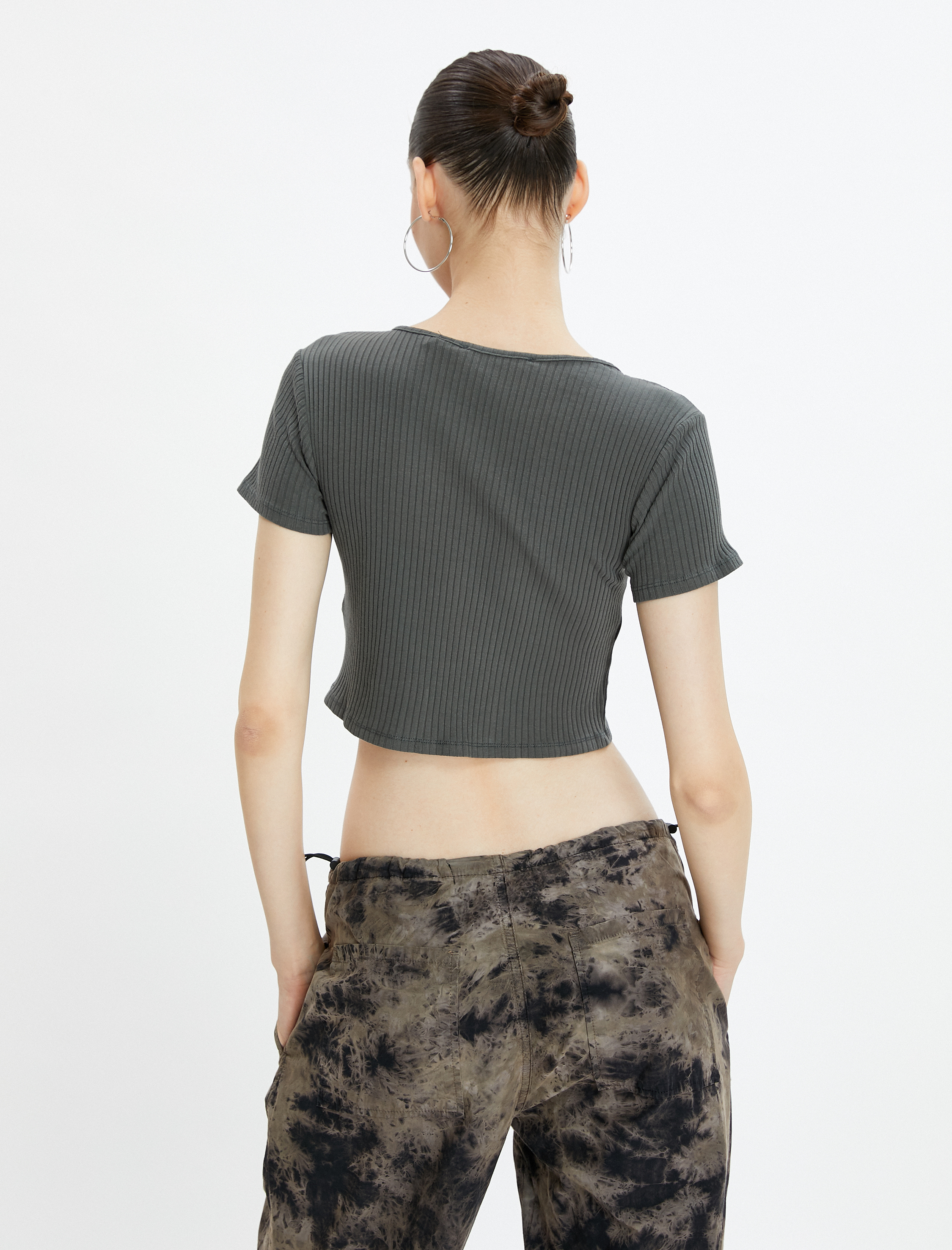   Crop Tişört Yıkamalı Kısa Kollu Yuvarlak Yaka Ribanalı Pamuklu