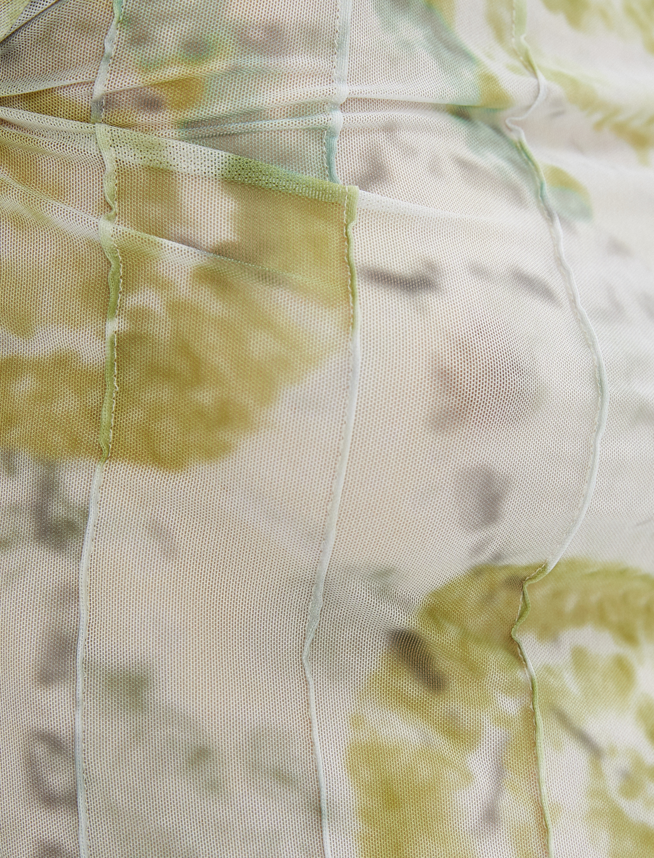   Batik Desenli Crop Bluz Uzun Kollu Bisiklet Yaka Dikiş Detaylı