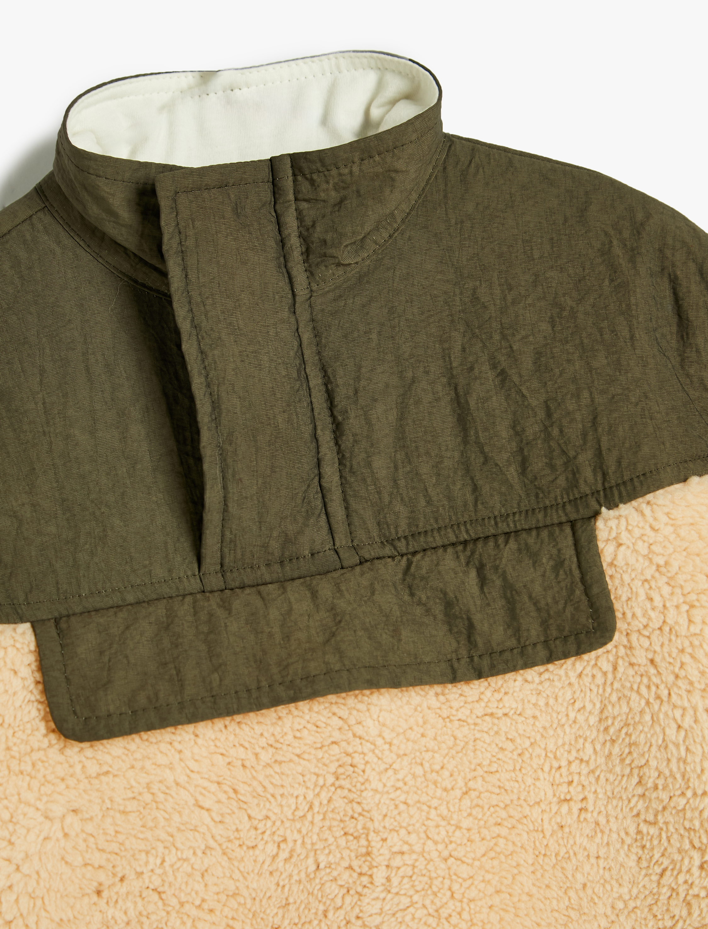 Erkek Bebek Peluş Ceket Dik Yaka Cepli Fermuar Kapamalı Paraşüt Kumaş Detaylı