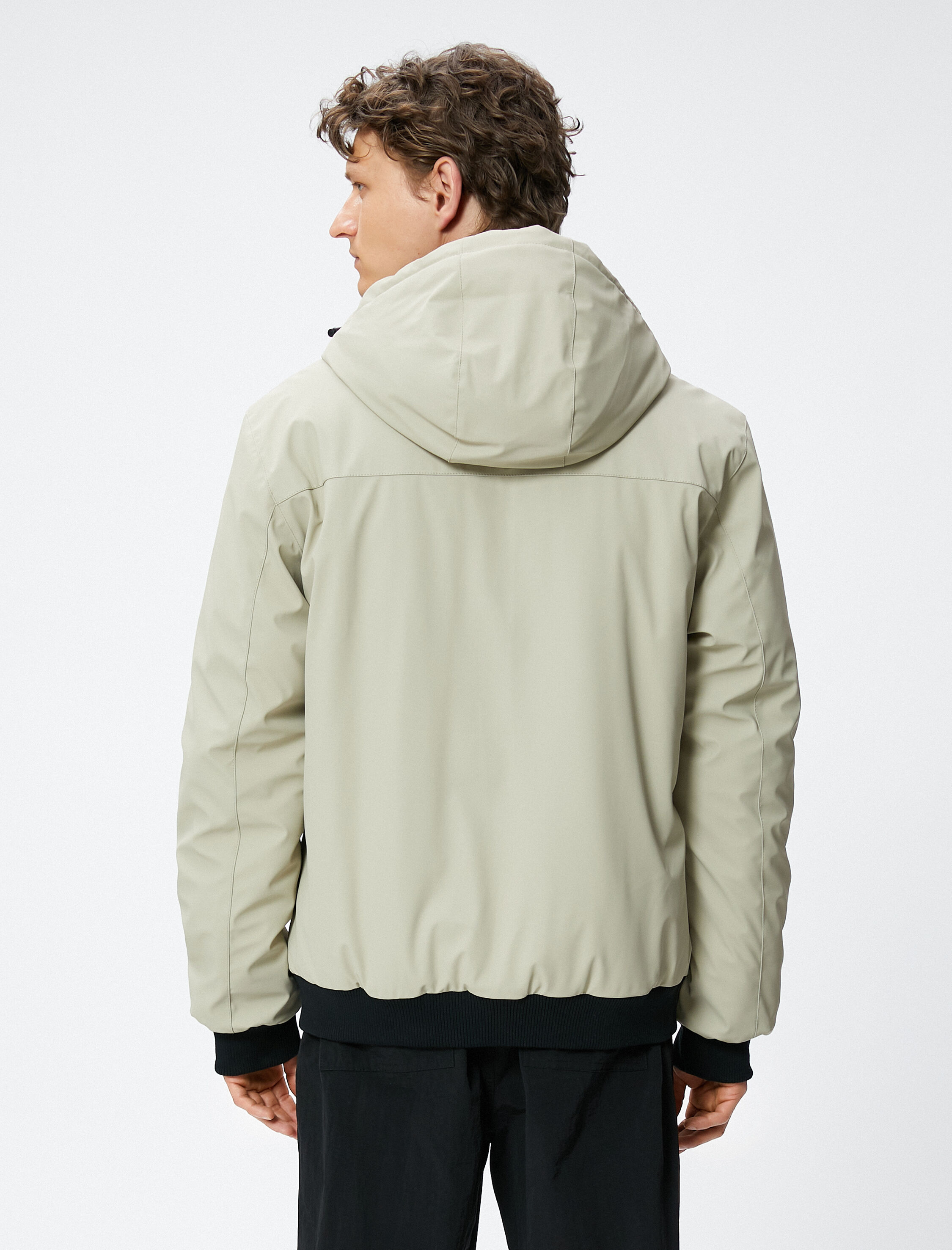   Deri Görünümlü Ceket Kapşonlu Fermuarlı Cep Detaylı