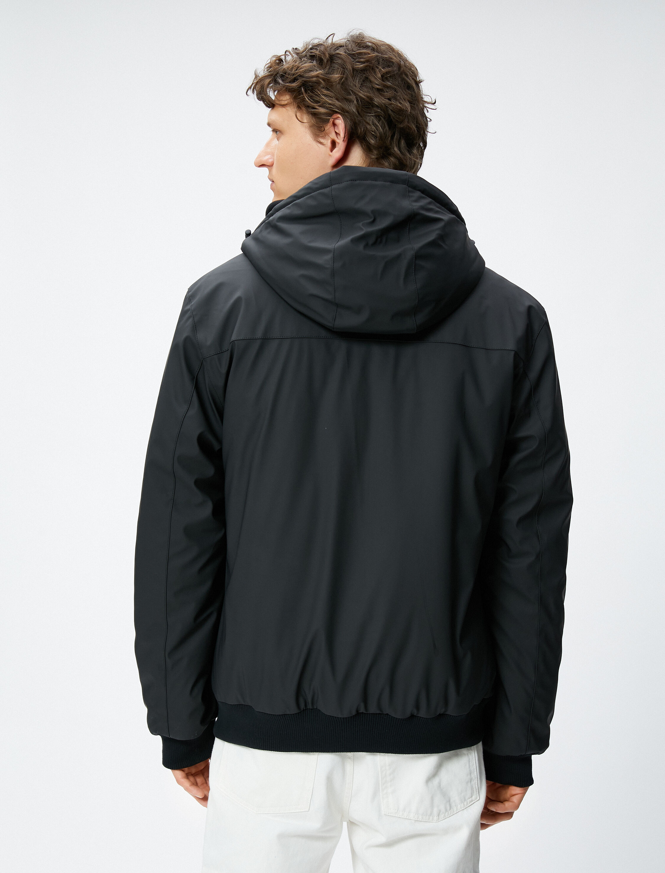   Deri Görünümlü Ceket Kapşonlu Fermuarlı Cep Detaylı