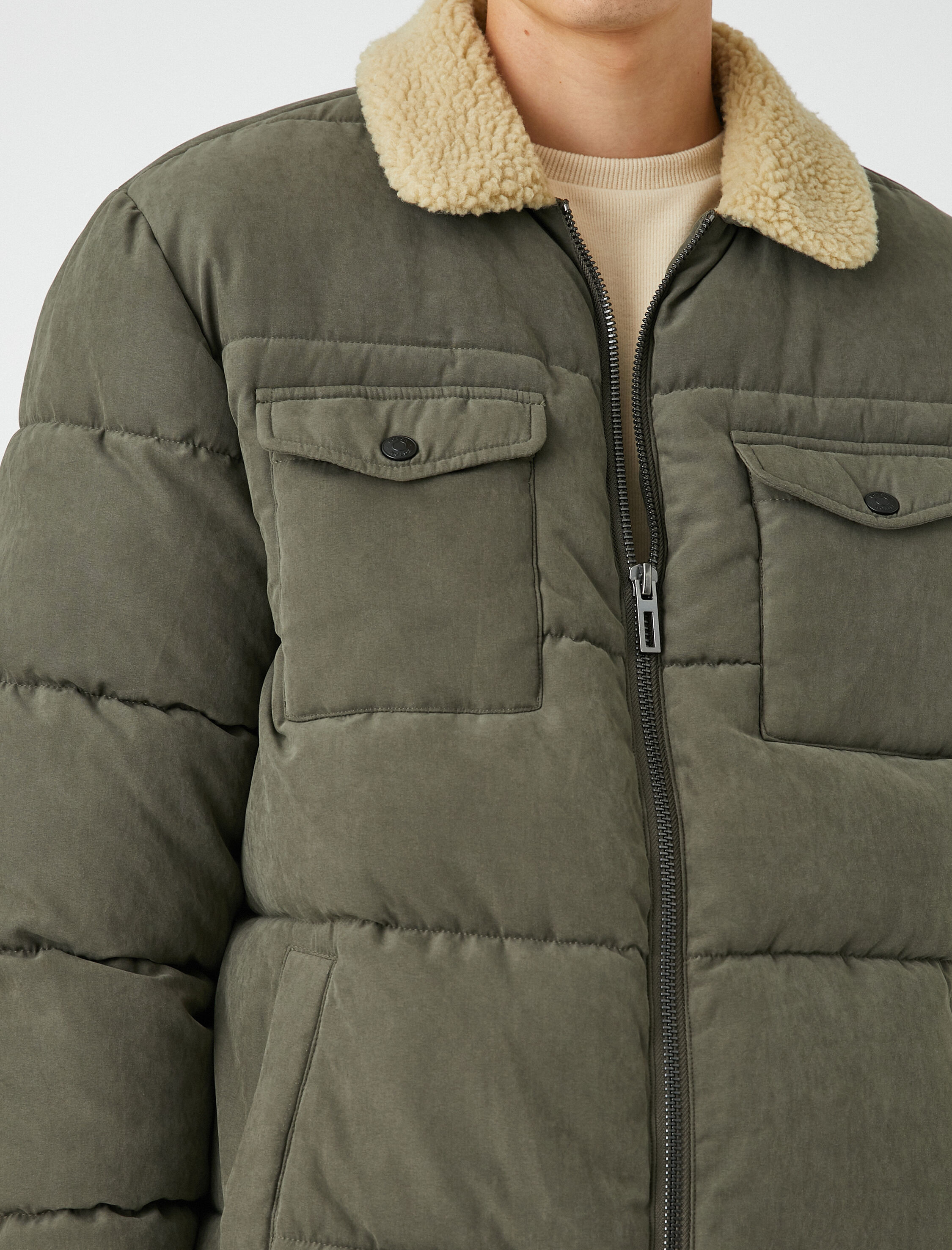   Şişme Mont Çift Cepli Fermuarlı Peluş Yaka Detaylı