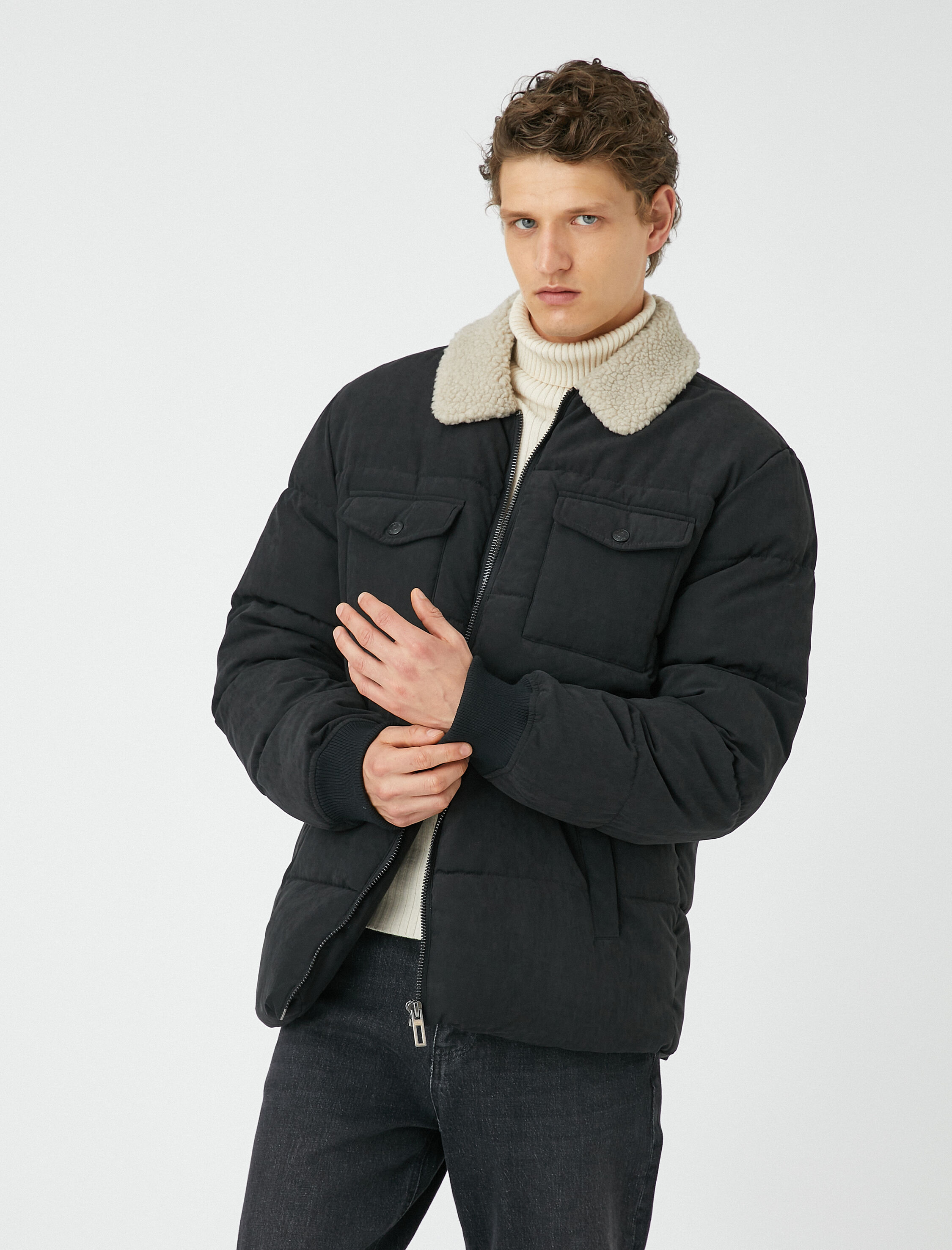   Şişme Mont Çift Cepli Fermuarlı Peluş Yaka Detaylı