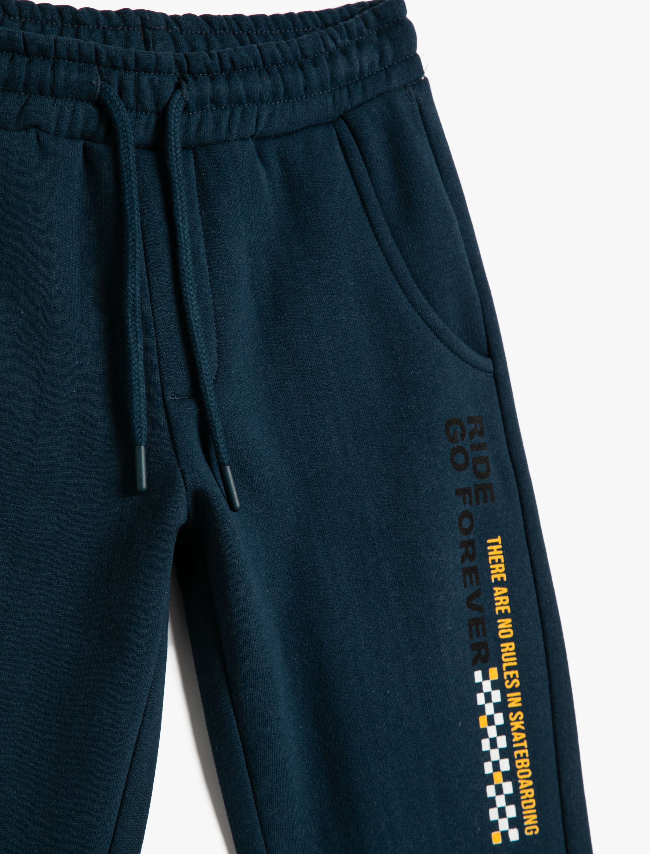  Erkek Çocuk Jogger Eşofman Altı Şardonlu Cepli Beli Bağlamalı Pamuklu Baskılı