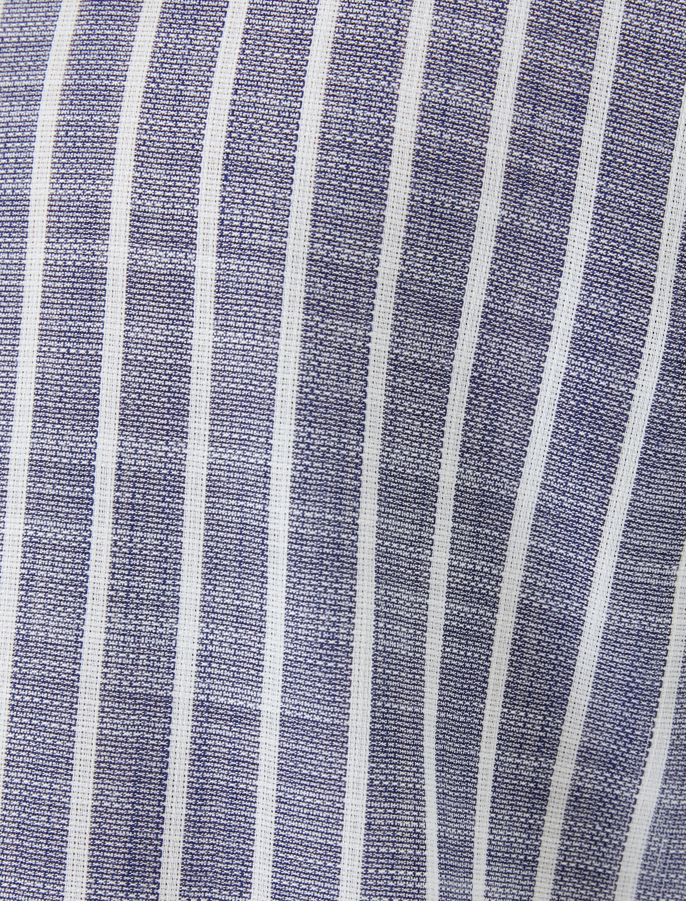   Uzun Kollu Gömlek Klasik Yaka Düğmeli Kıvrılabilir Kol Detaylı