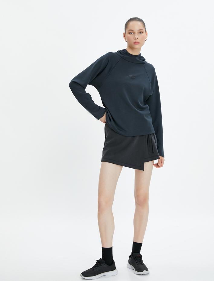  Kapşonlu Sweatshirt Dik Yaka Rahat Kesim Modal Kumaş Yumuşak Tuşe Dokulu