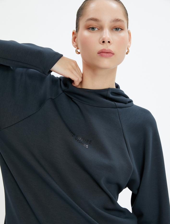  Kapşonlu Sweatshirt Dik Yaka Rahat Kesim Modal Kumaş Yumuşak Tuşe Dokulu