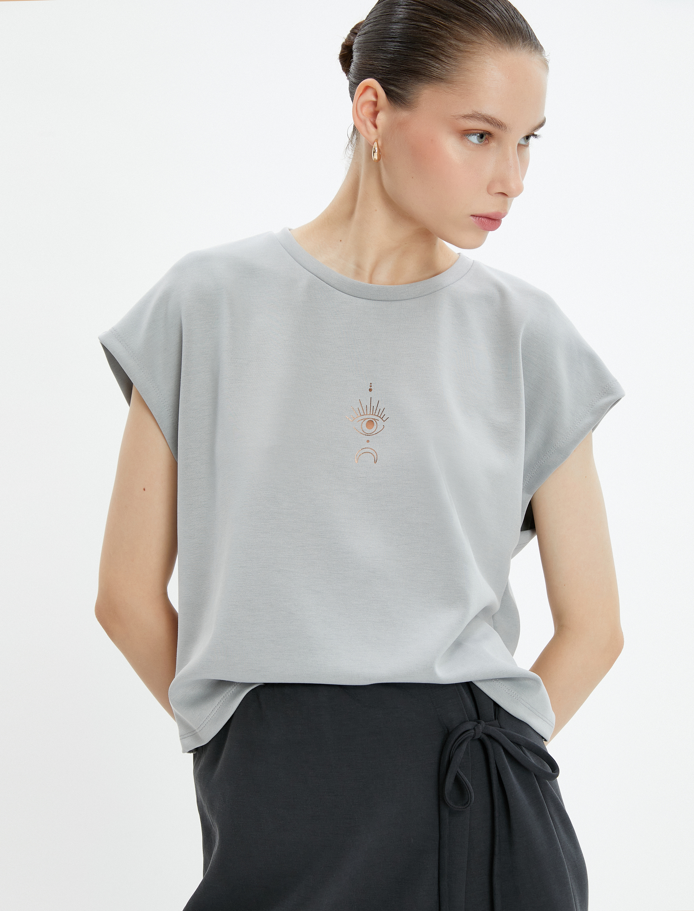   Yoga Tişört Arkası Pencere Detaylı Modal Kumaş Yumuşak Tuşe Dokulu