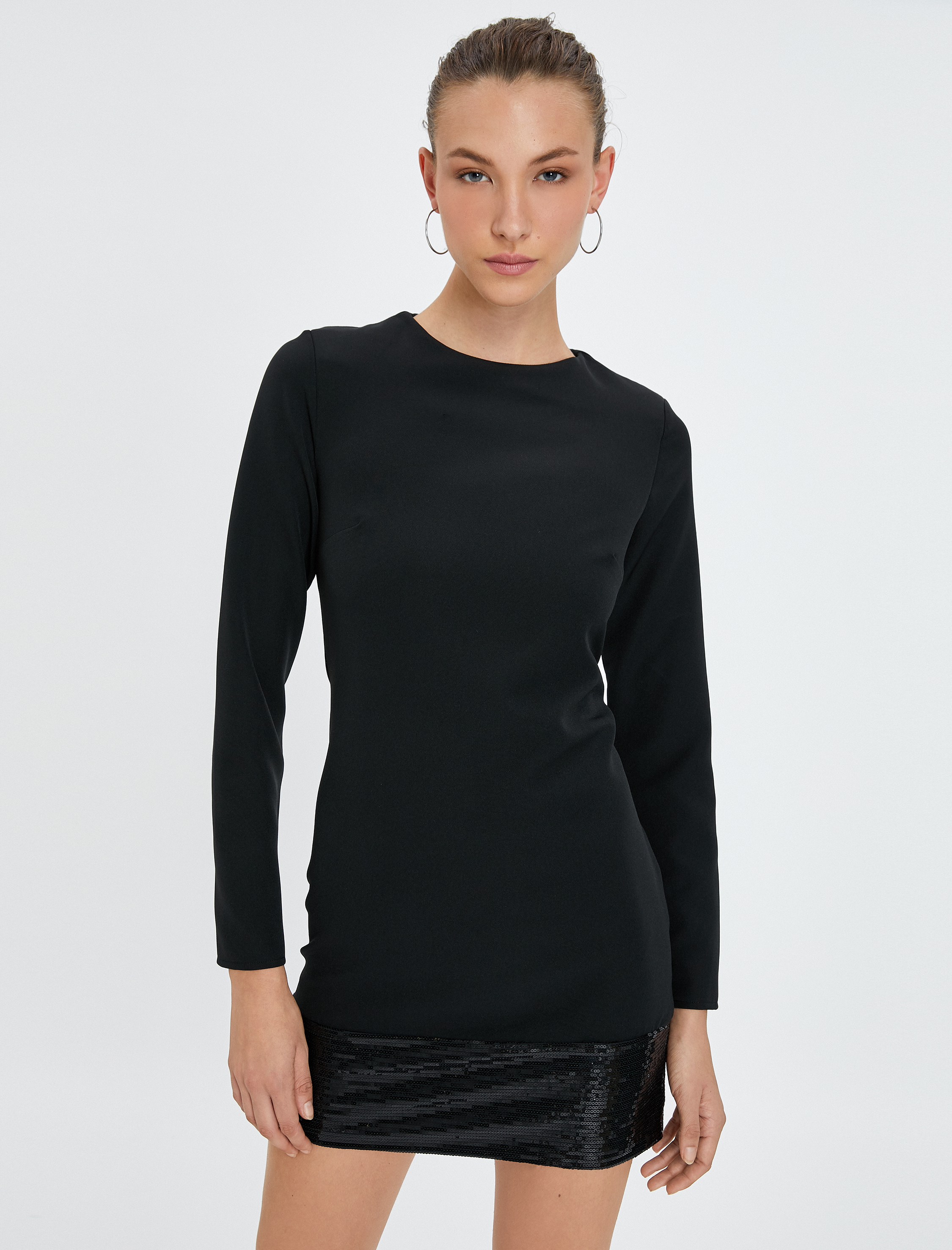   Mini Elbise Uzun Kollu Yuvarlak Yaka Pul Payet İşlemeli