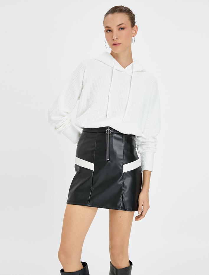  Kapşonlu Sweatshirt Dokulu Yırtmaçlı Uzun Kollu