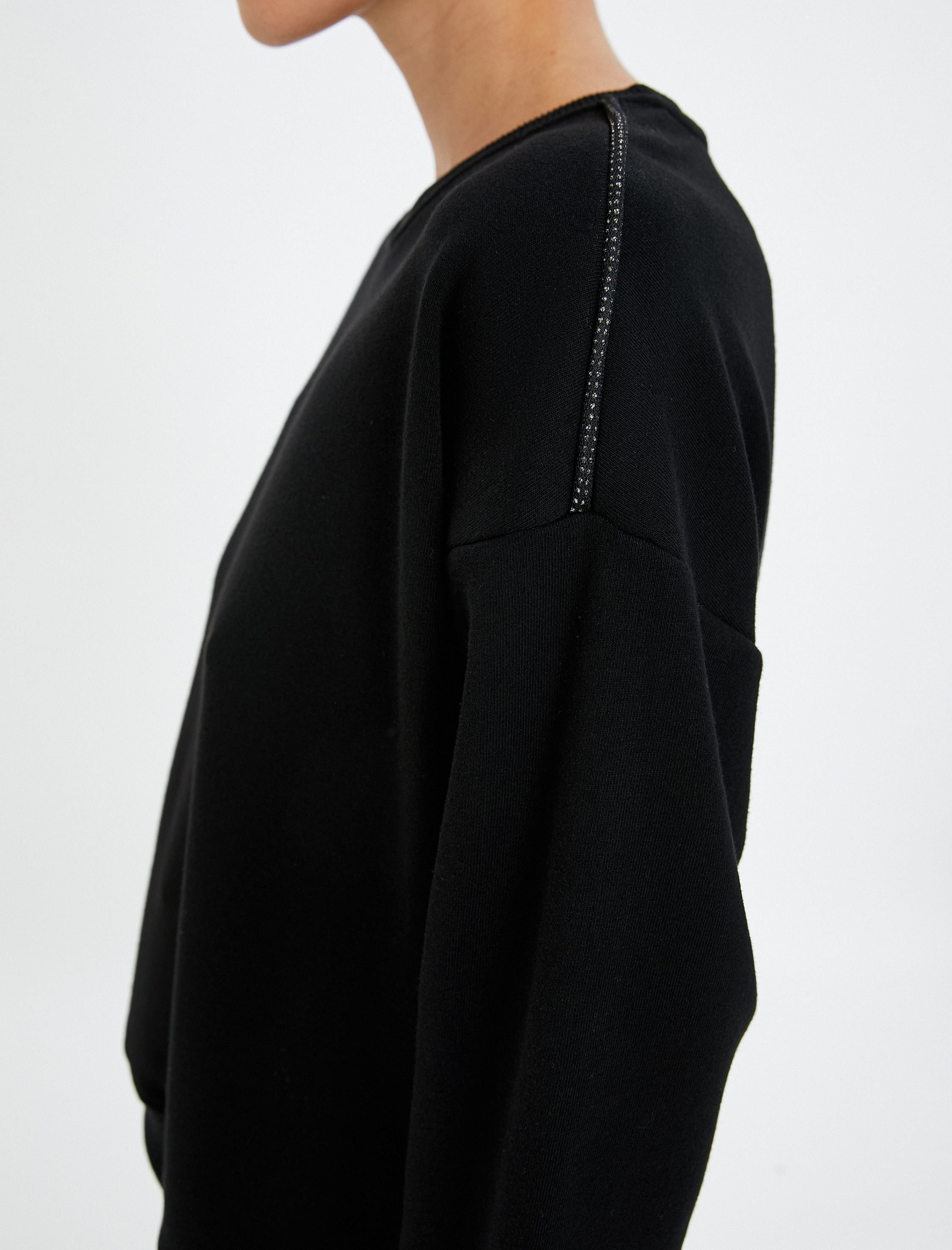   Bisiklet Yaka Sweatshirt Omzu Sim Detaylı