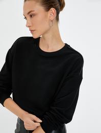 Bisiklet Yaka Sweatshirt Omzu Sim Detaylı