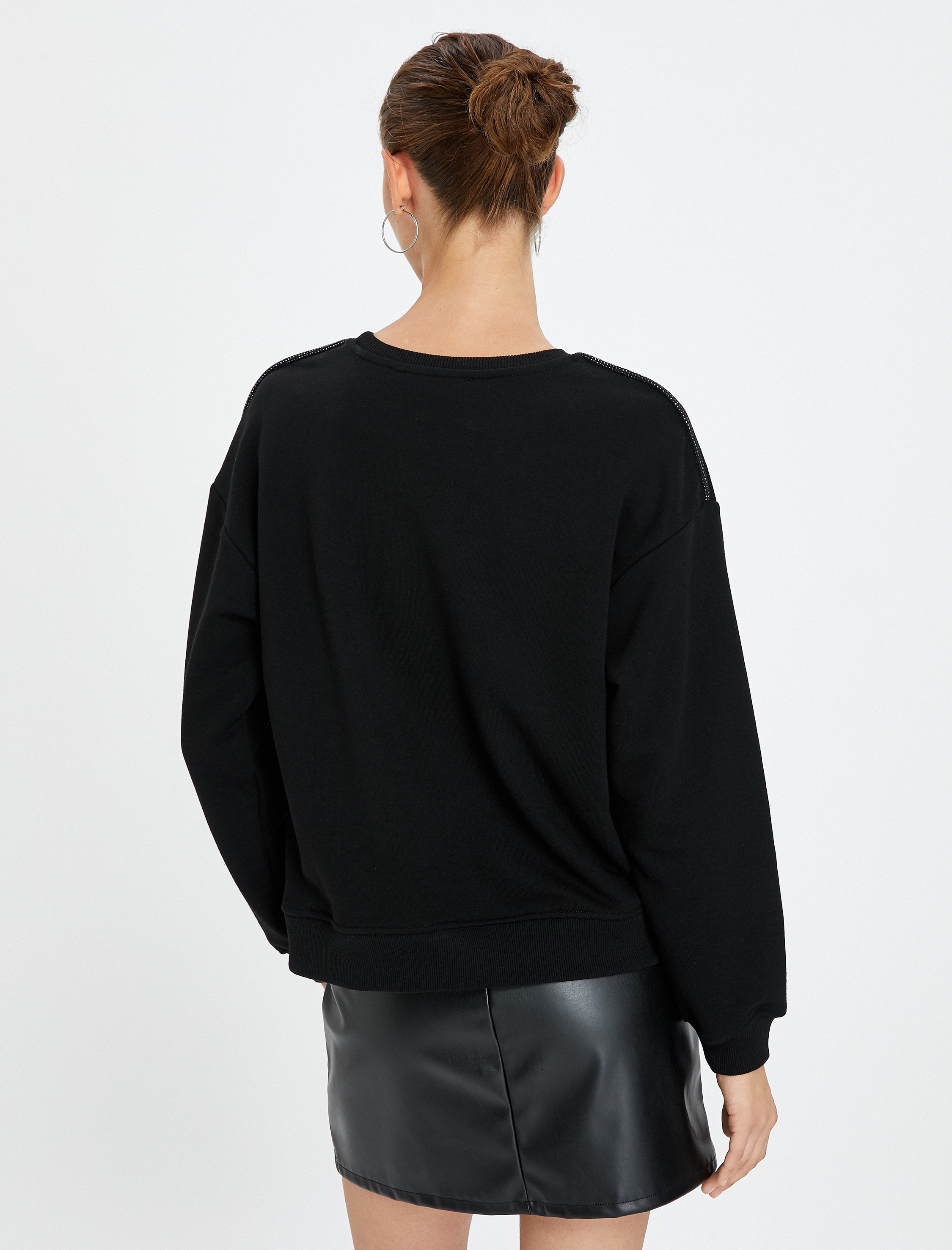   Bisiklet Yaka Sweatshirt Omzu Sim Detaylı