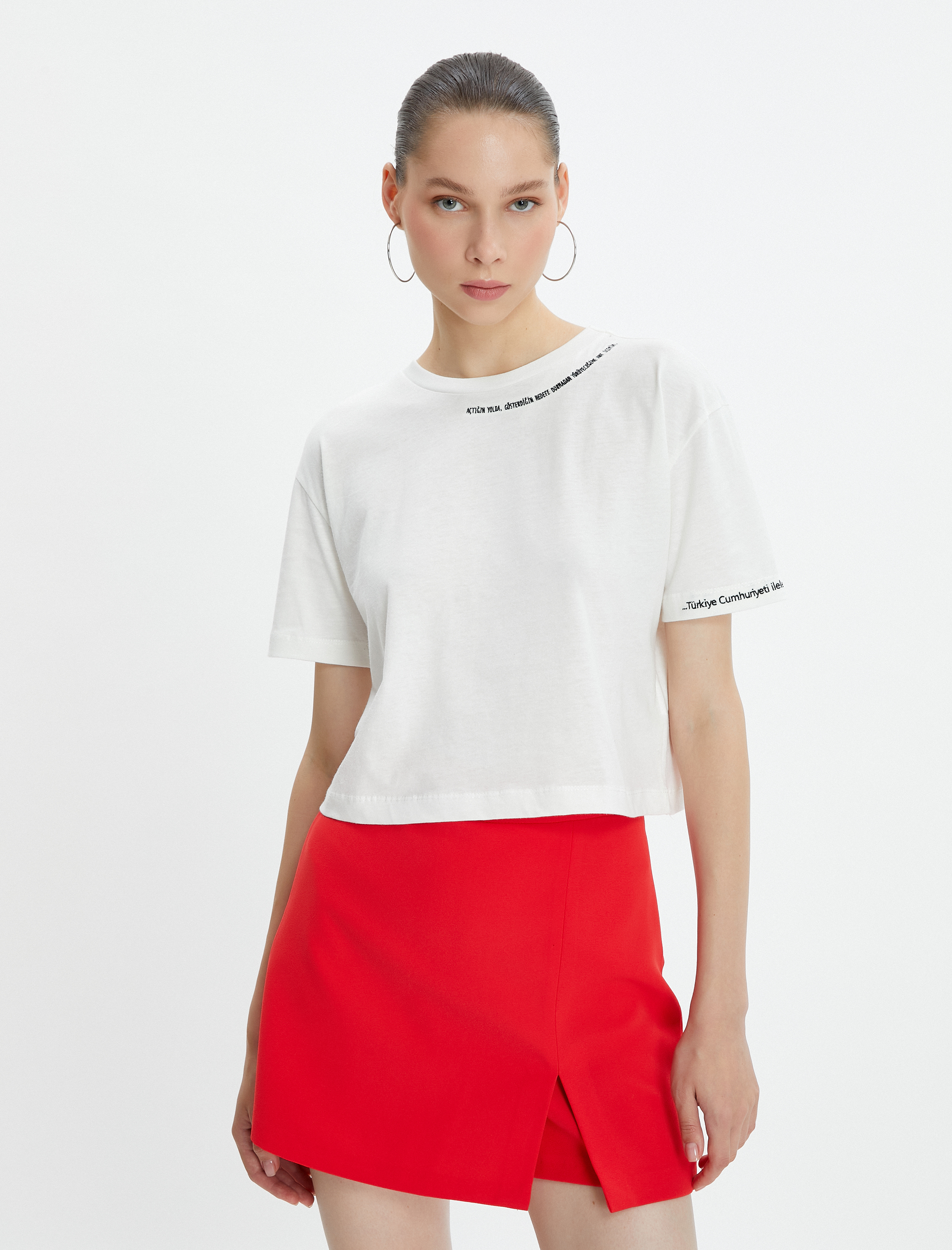   Crop Tişört İşlemeli Kısa Kollu Bisiklet Yaka Pamuklu 100. Yıla özel
