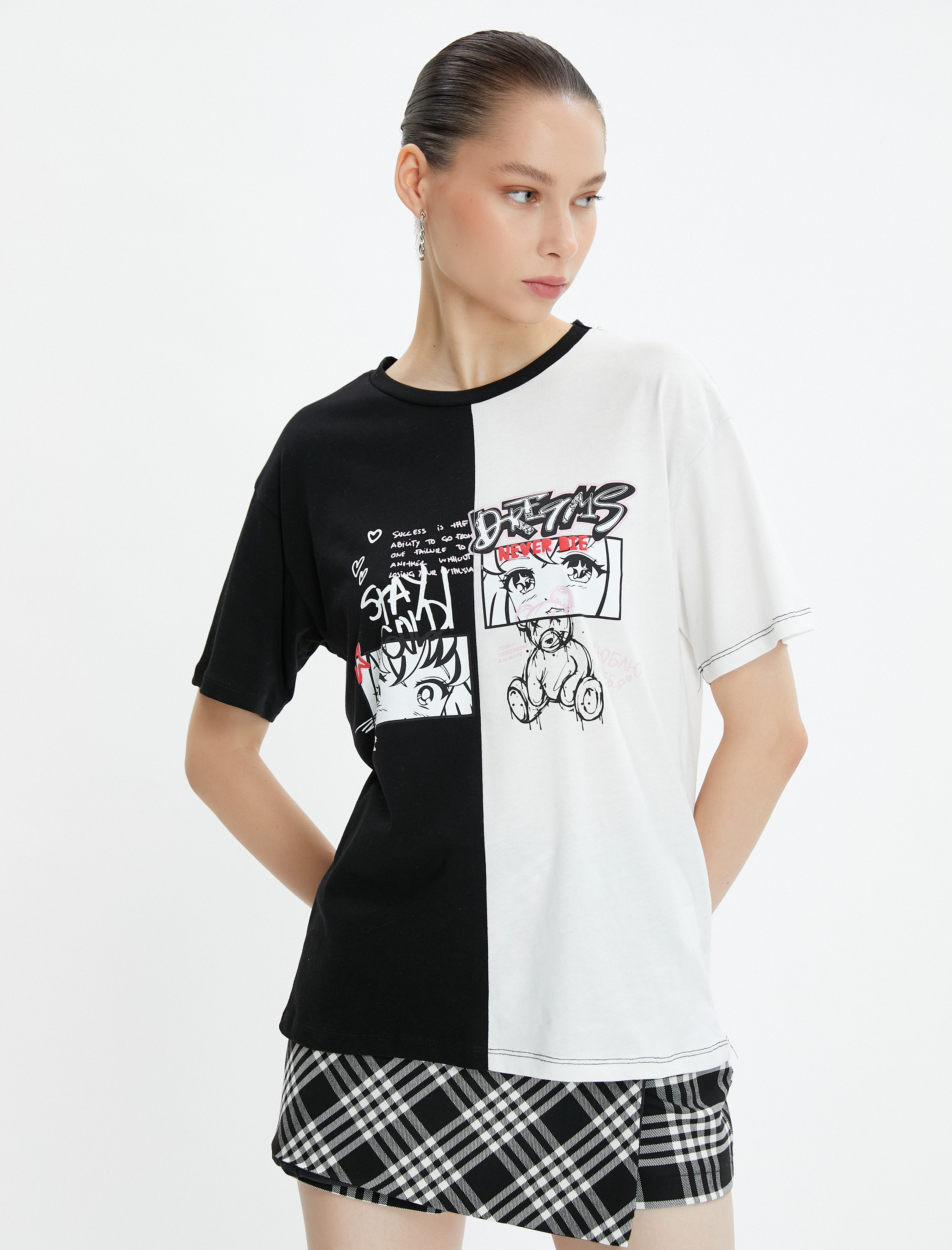   Anime Tişört Renk Bloklu Kısa Kollu Bisiklet Yaka Pamuklu