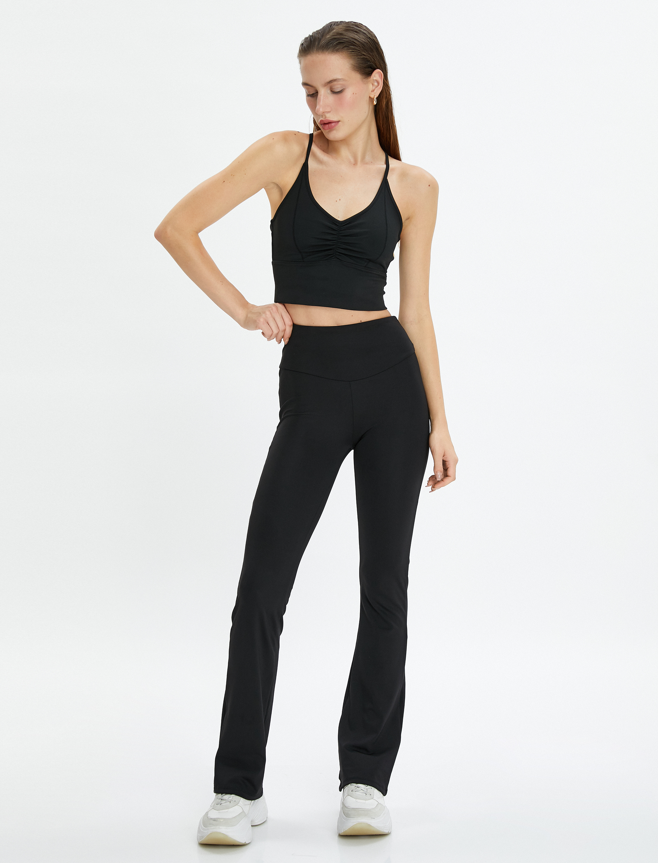   Sporcu Sütyeni İnce Askılı V Yaka Drapeli Kapsız