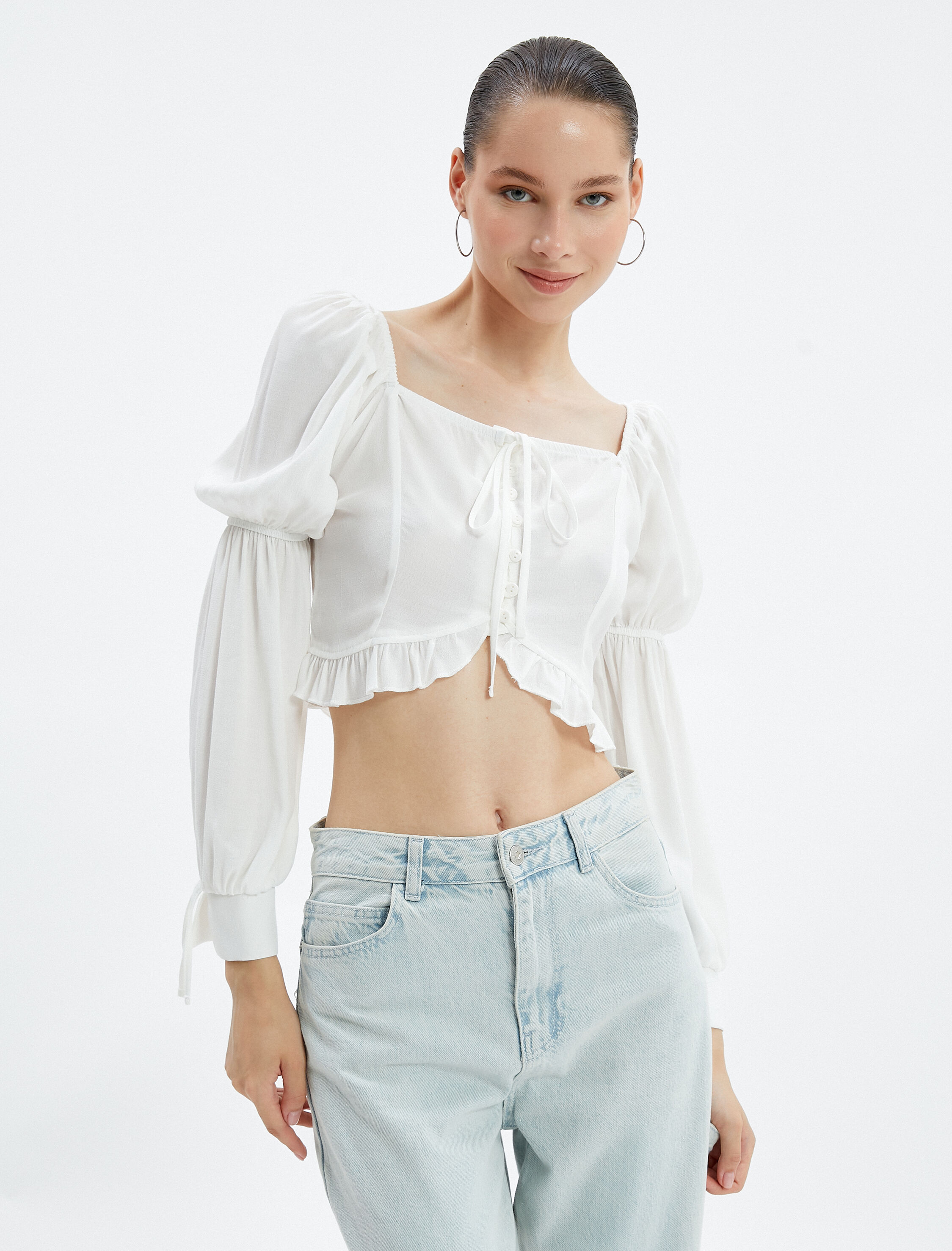   Balon Kol Crop Bluz Fırfırlı U Yaka Bağlamalı Uzun Kollu Viskon