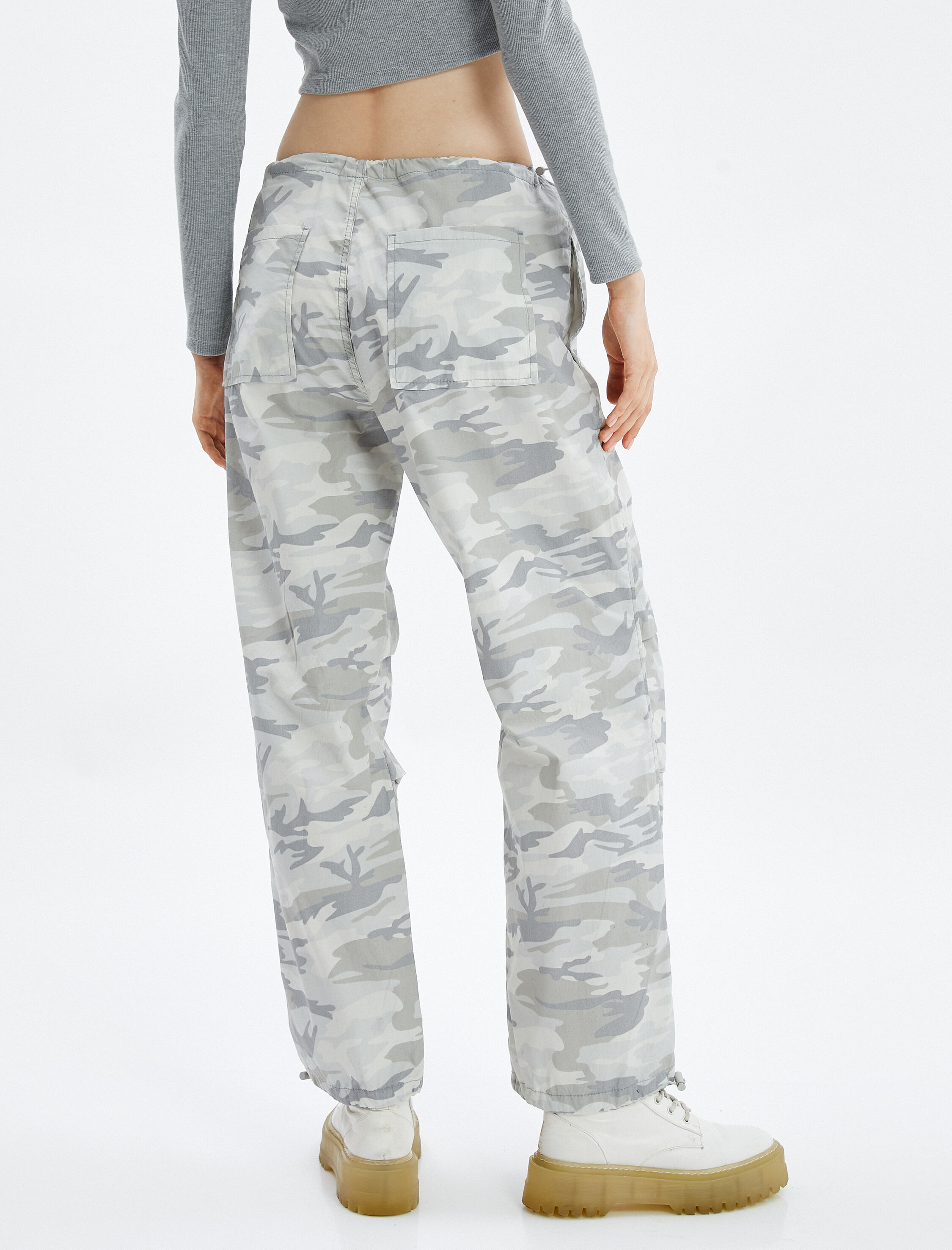   Paraşüt Pantolon Kamuflaj Desenli Lastikli Stoper Detaylı