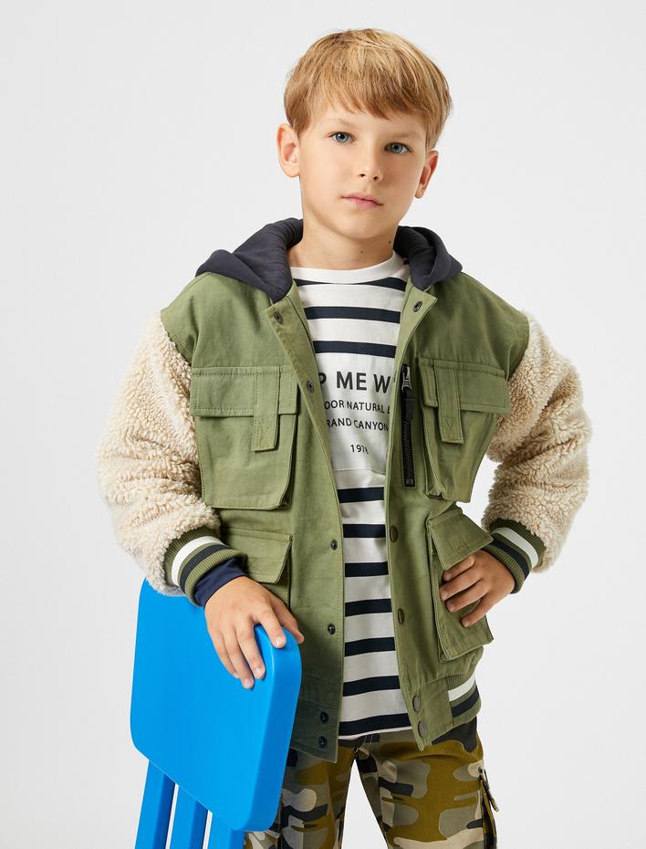 Erkek Çocuk Kapşonlu Ceket Peluş ve Fermuar Detaylı Kargo Cepli Manşetleri ve Beli Lastikli