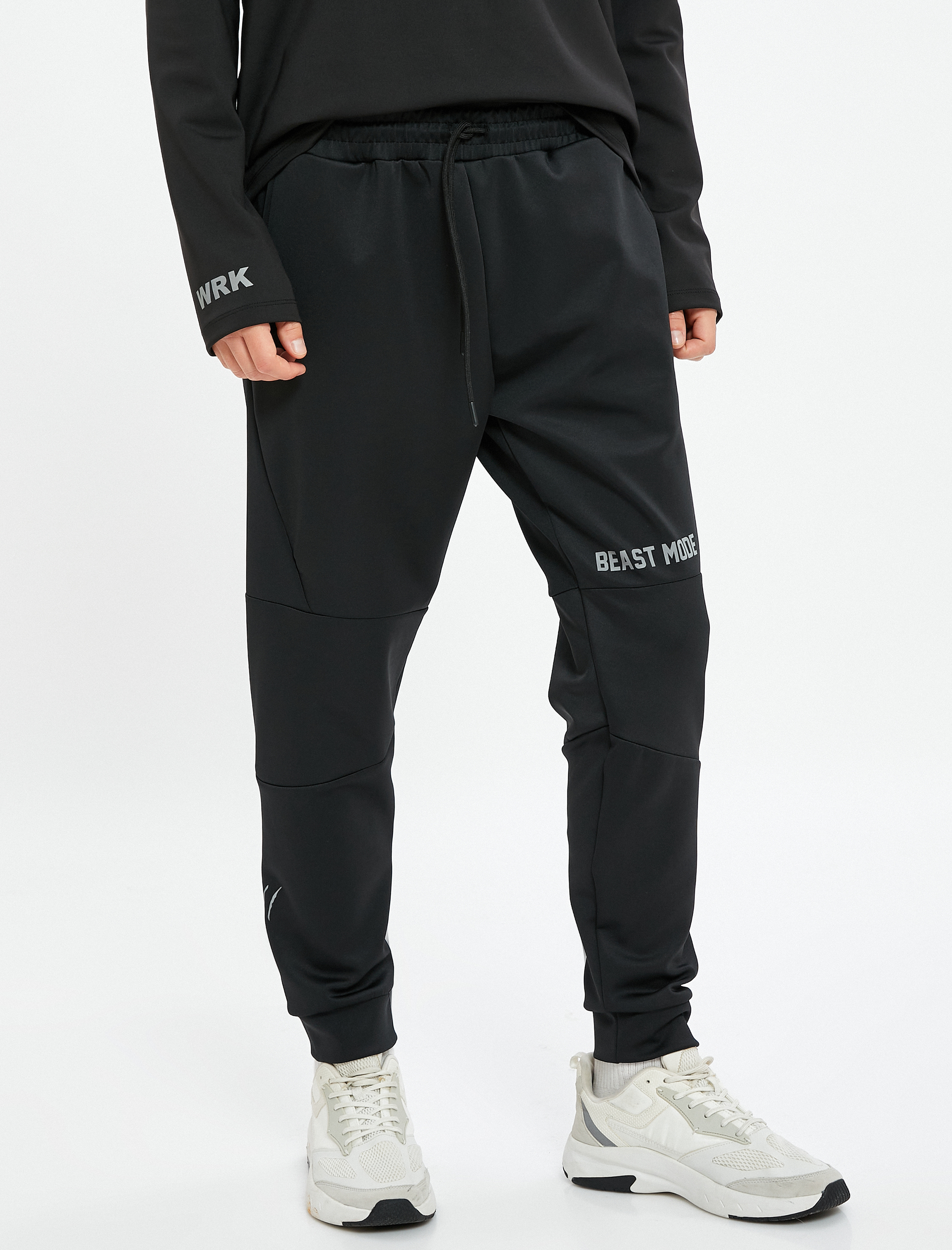   Jogger Eşofman Altı Cepli Beli Bağlamalı Baskı Detaylı