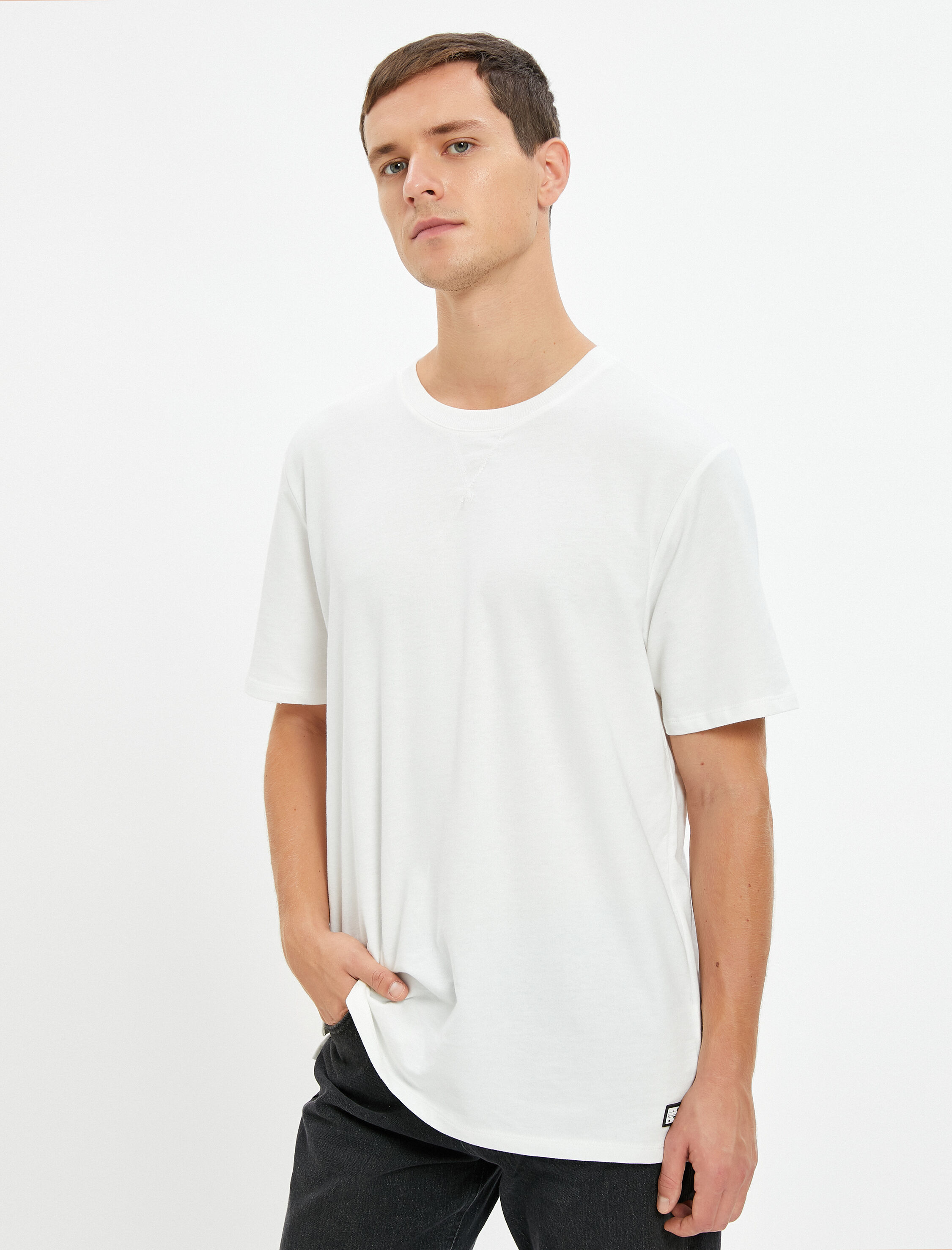   Basic Tişört Bisiklet Yaka Kısa Kollu Dikiş Detaylı Pamuklu