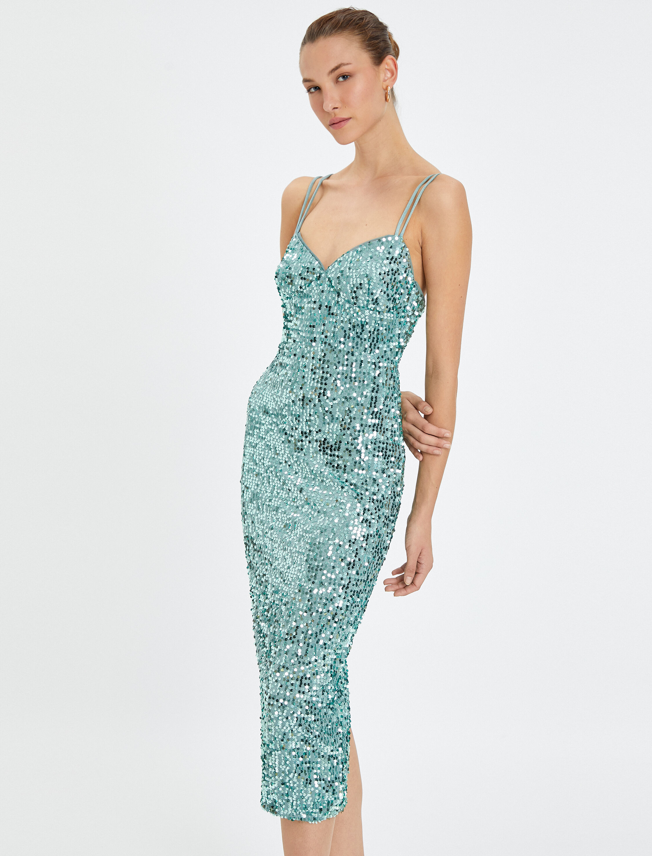   Payetli Midi Kalem Elbise İnce Çift Askılı Kalp Yaka