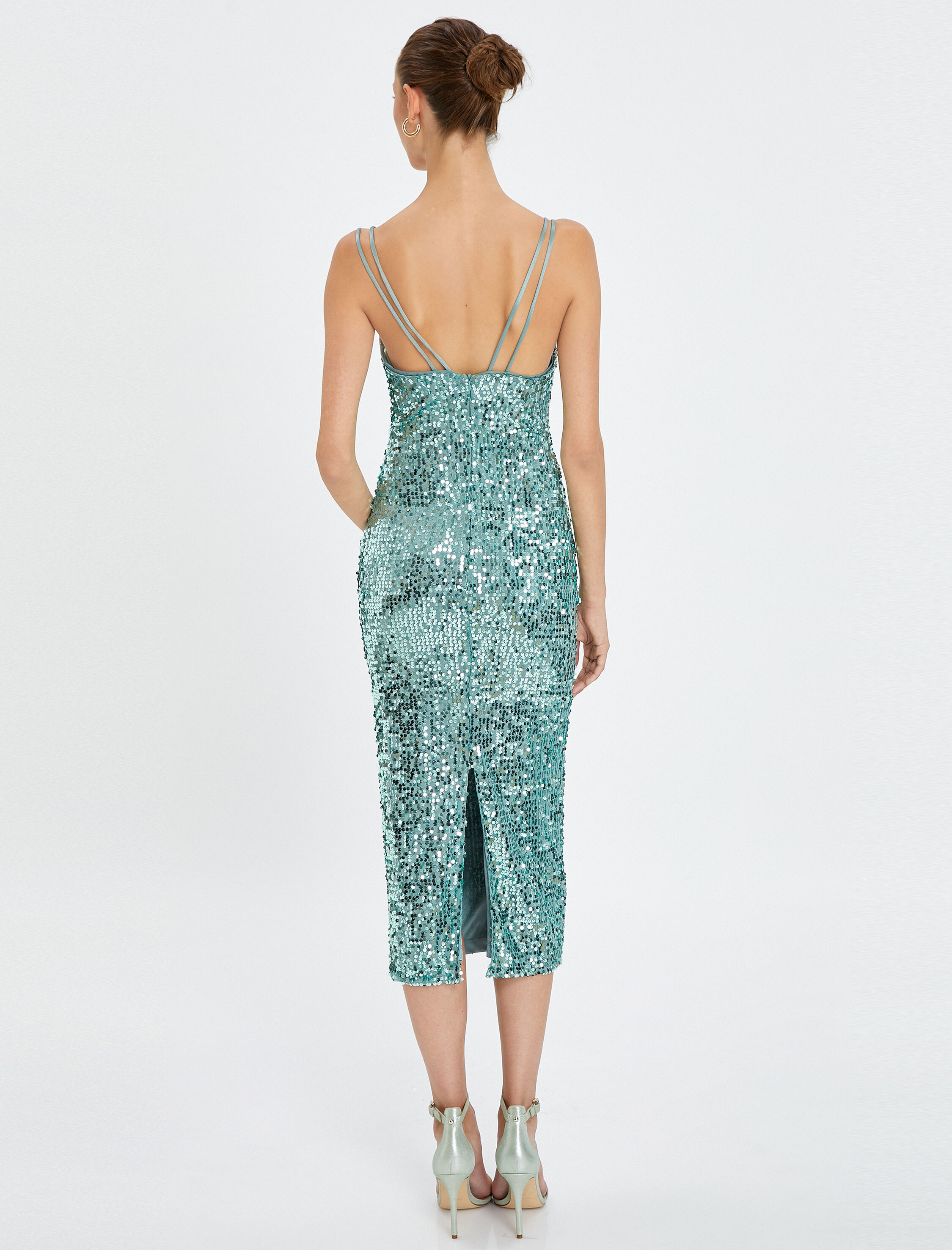   Payetli Midi Kalem Elbise İnce Çift Askılı Kalp Yaka