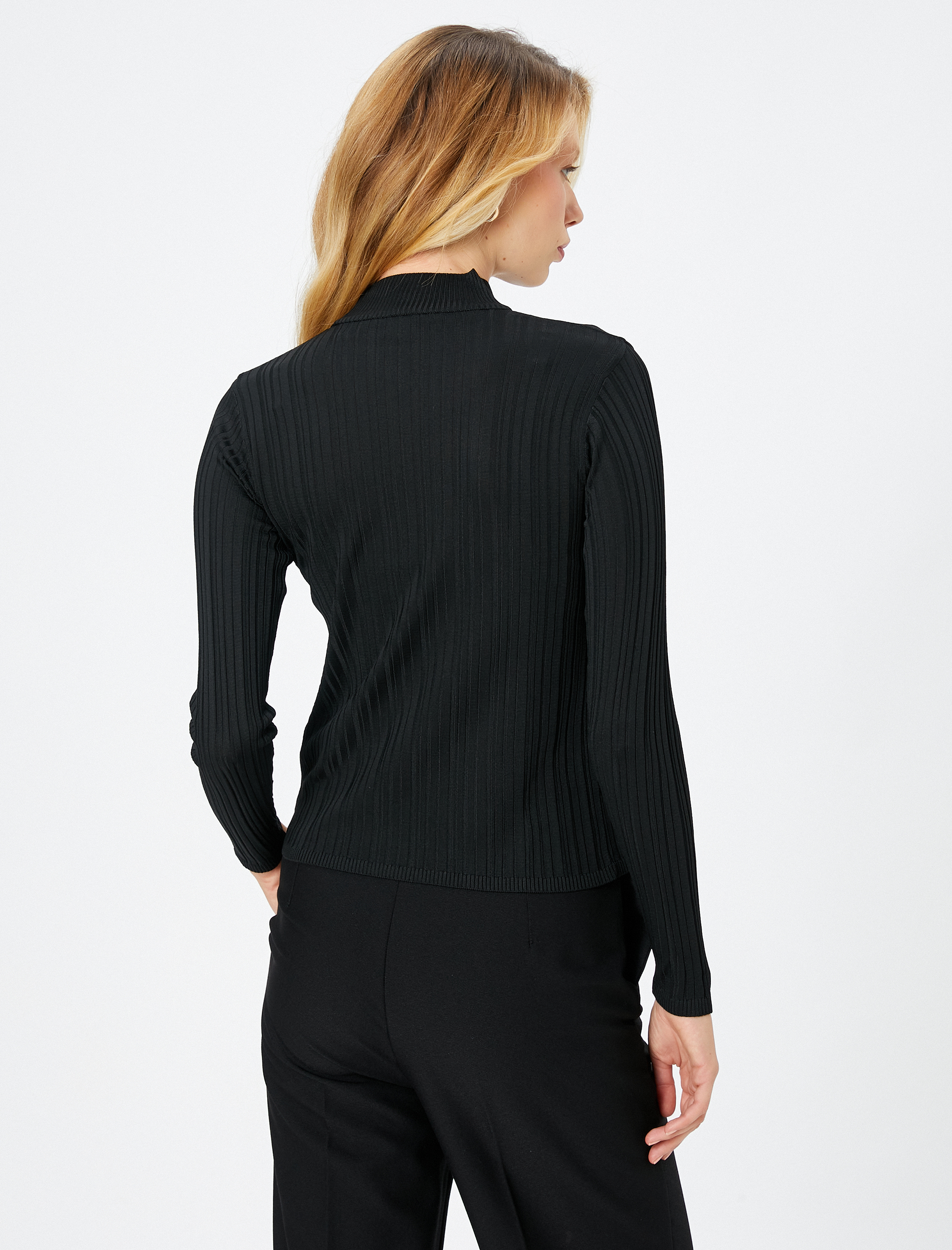 Triko Kazak Dokulu Yarım Balıkçı Yaka Uzun Kollu