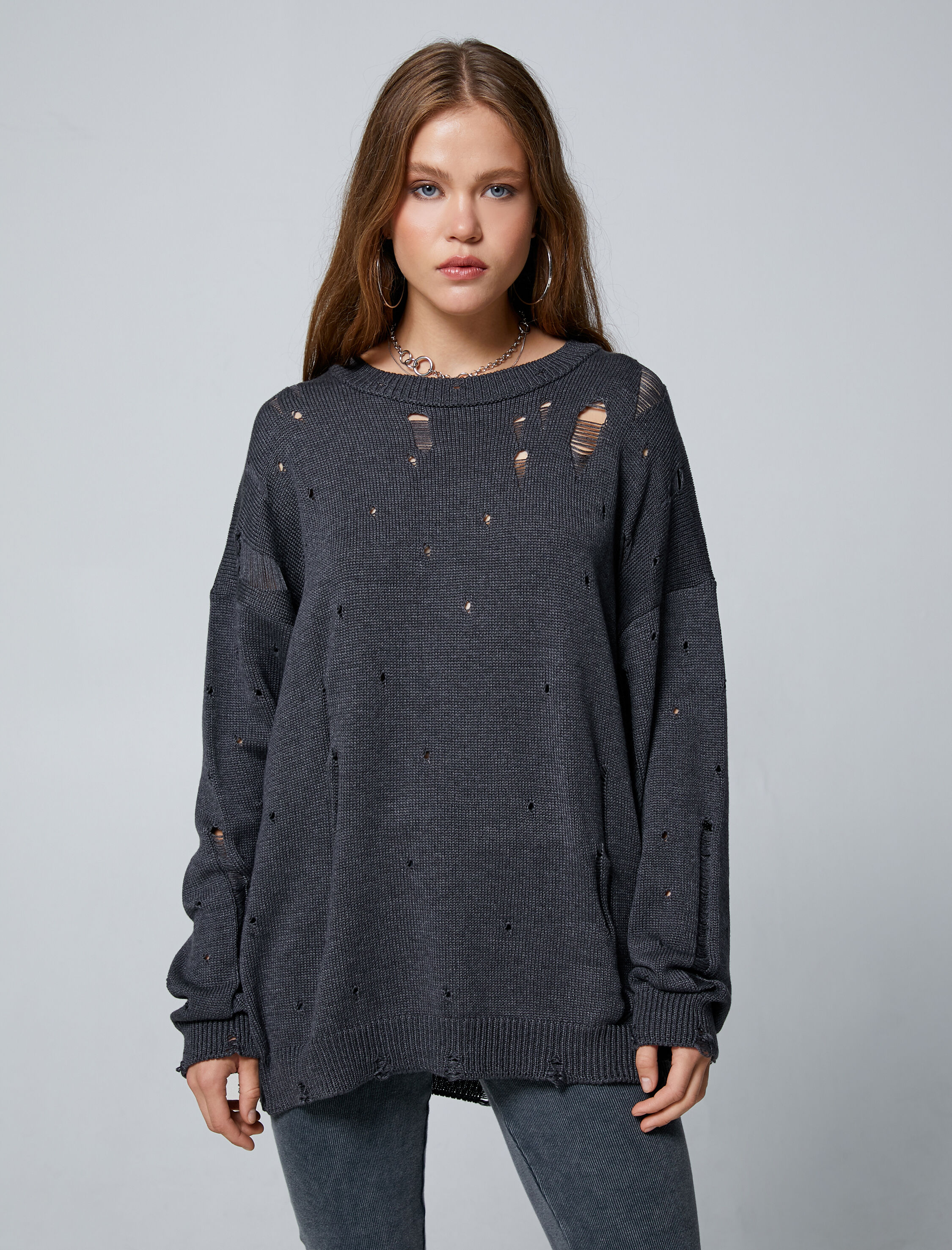   Triko Kazak Uzun Kollu Delikli Yırtık Detaylı Düşük Omuz Bisiklet Yaka