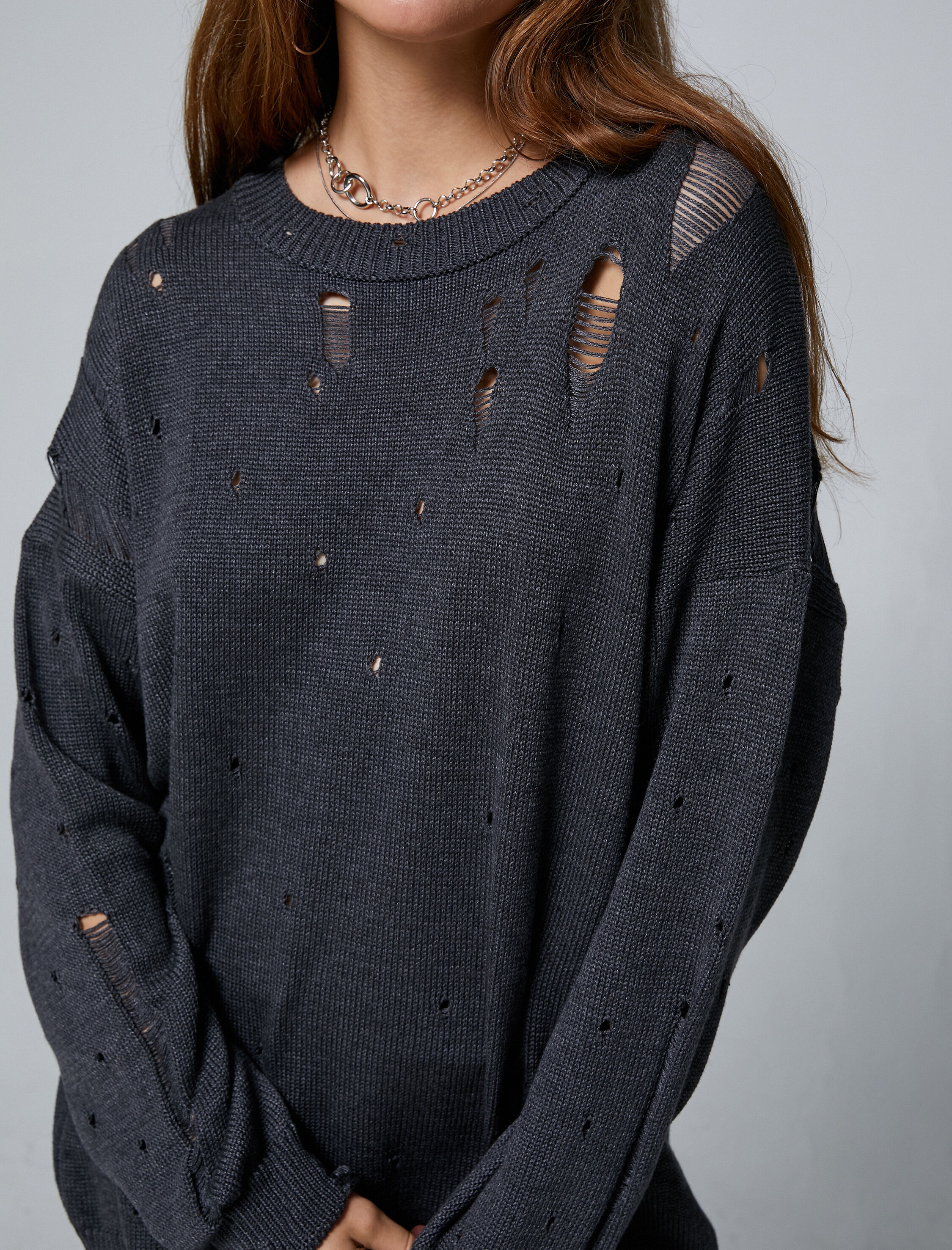   Triko Kazak Uzun Kollu Delikli Yırtık Detaylı Düşük Omuz Bisiklet Yaka