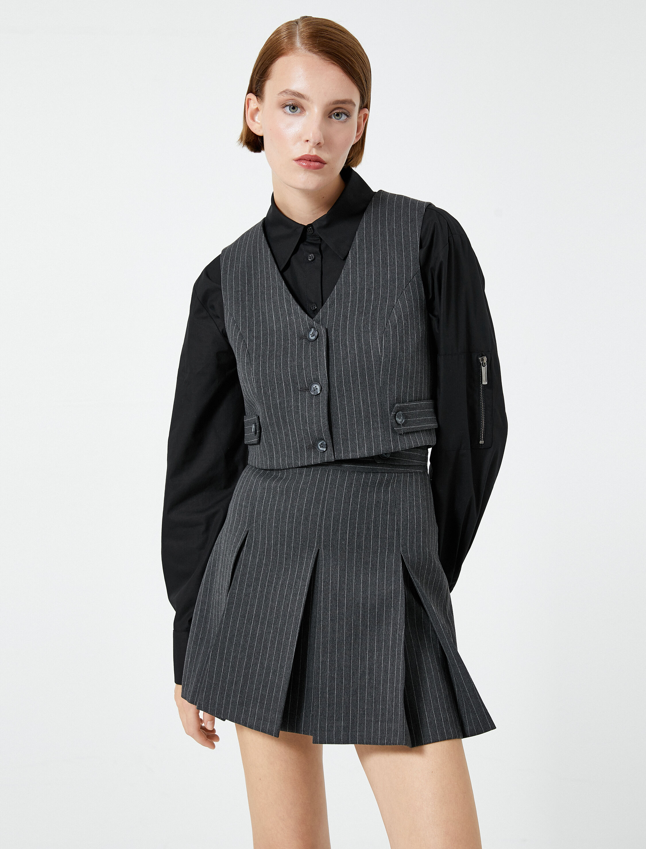   Mini Pileli Etek Düğme Detaylı