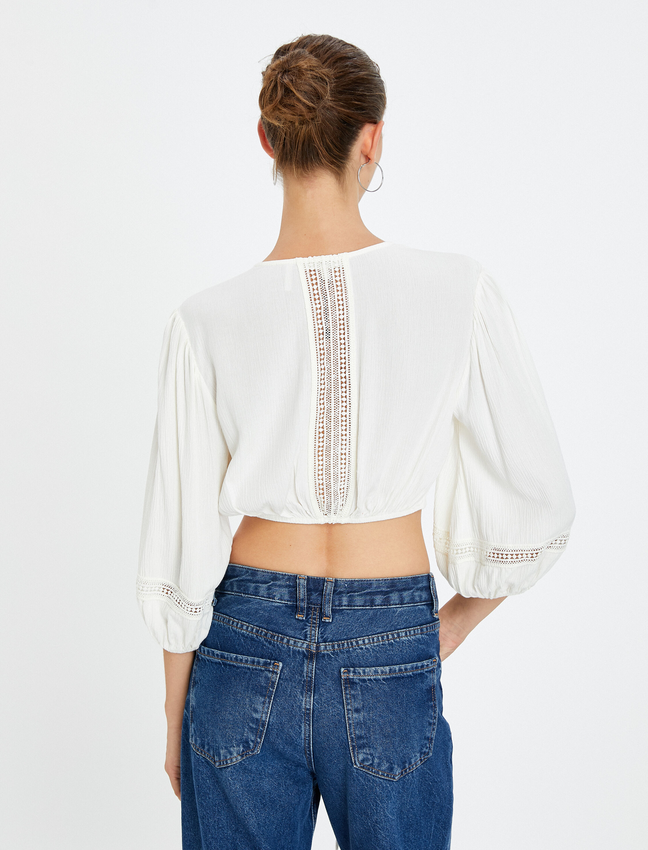   Crop Bluz Balon Kollu Kroşe Detaylı Önden Bağlamalı