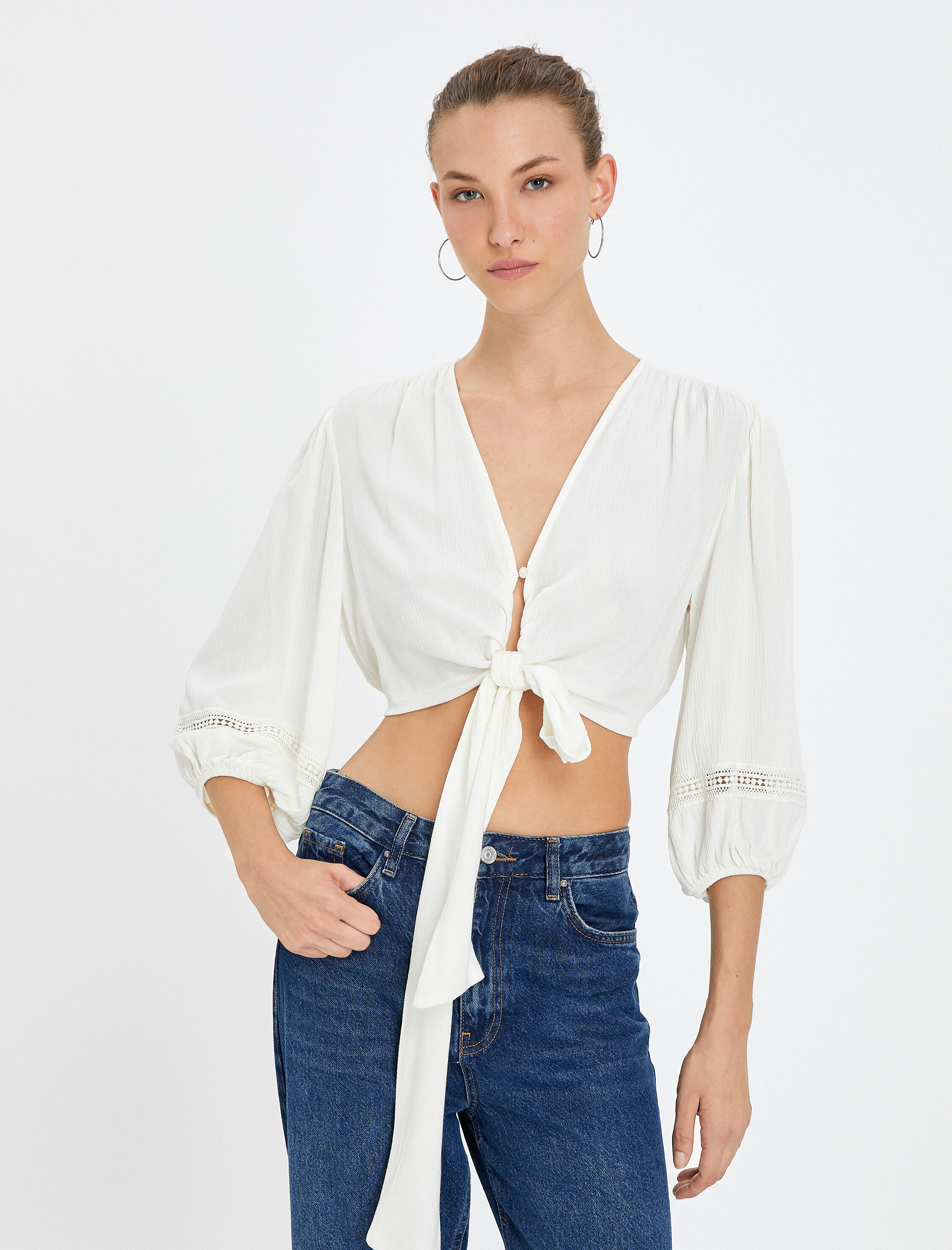   Crop Bluz Balon Kollu Kroşe Detaylı Önden Bağlamalı