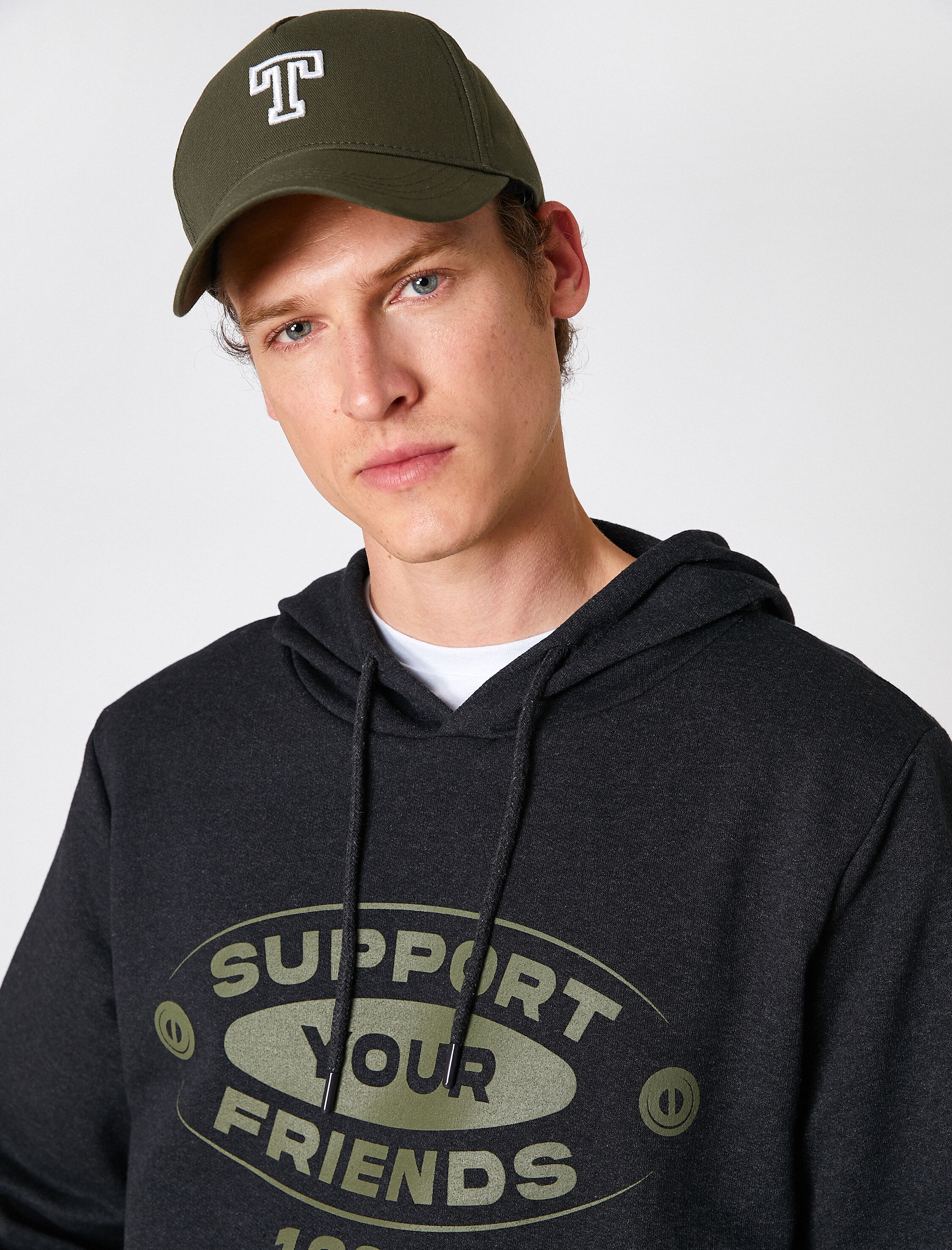   Kapşonlu Baskılı Sweatshirt Kazak