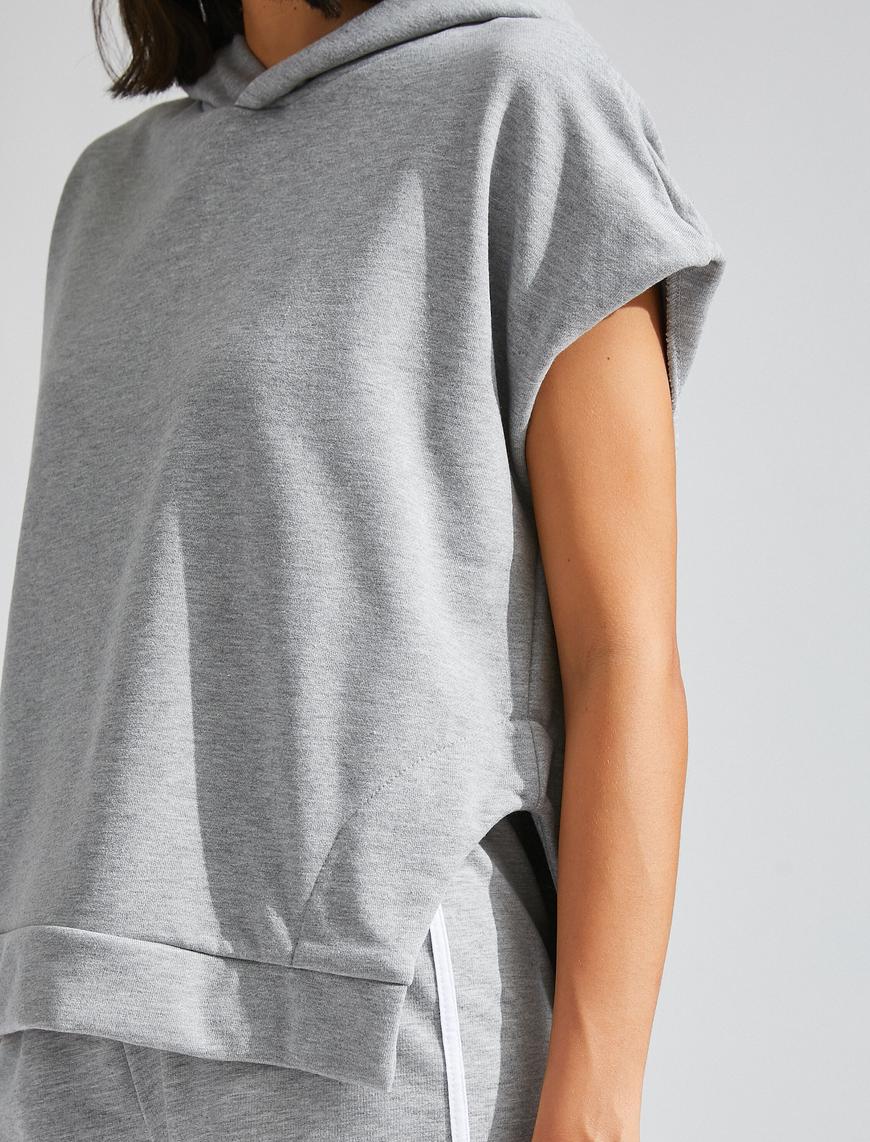   Kapüşonlu Kolsuz Sweatshirt