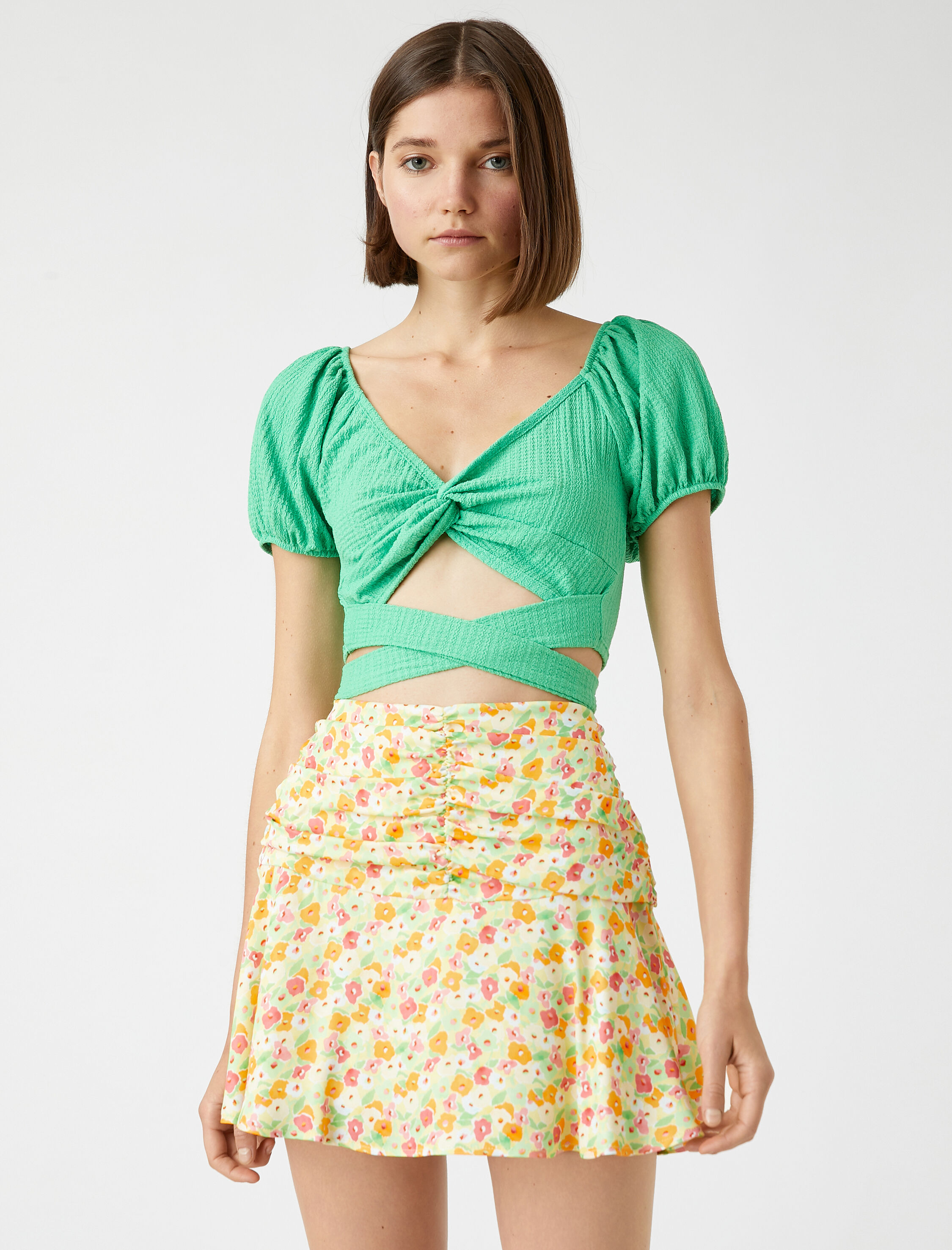   Crop Tişört Çapraz Detaylı V Yaka