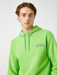 Baskılı Kapşonlu Sweatshirt Şardonlu