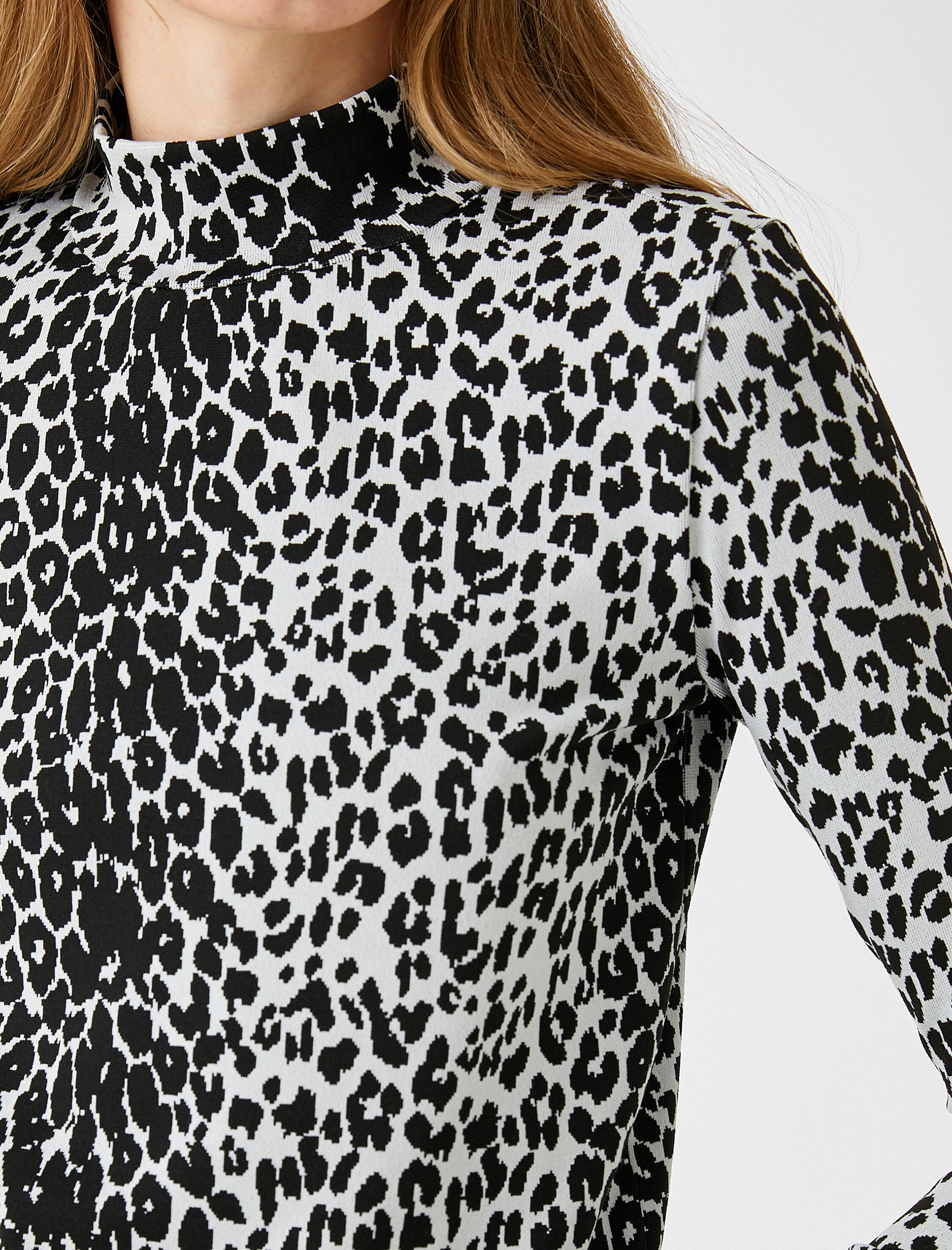   Leopar Desenli Uzun Kollu Tişört Balıkçı Yaka