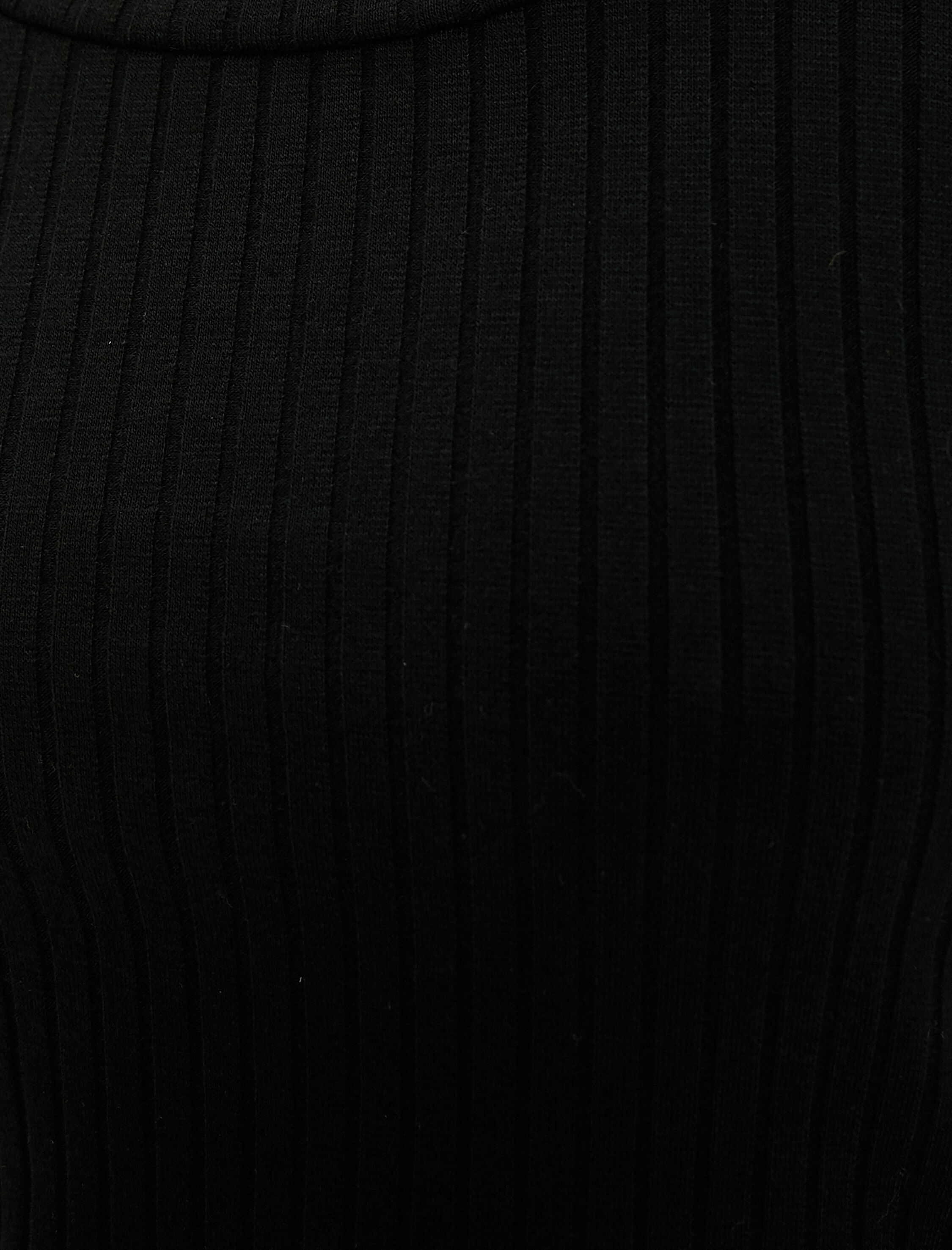   Fitilli Atlet U Yaka Kolları Fırfır Detaylı