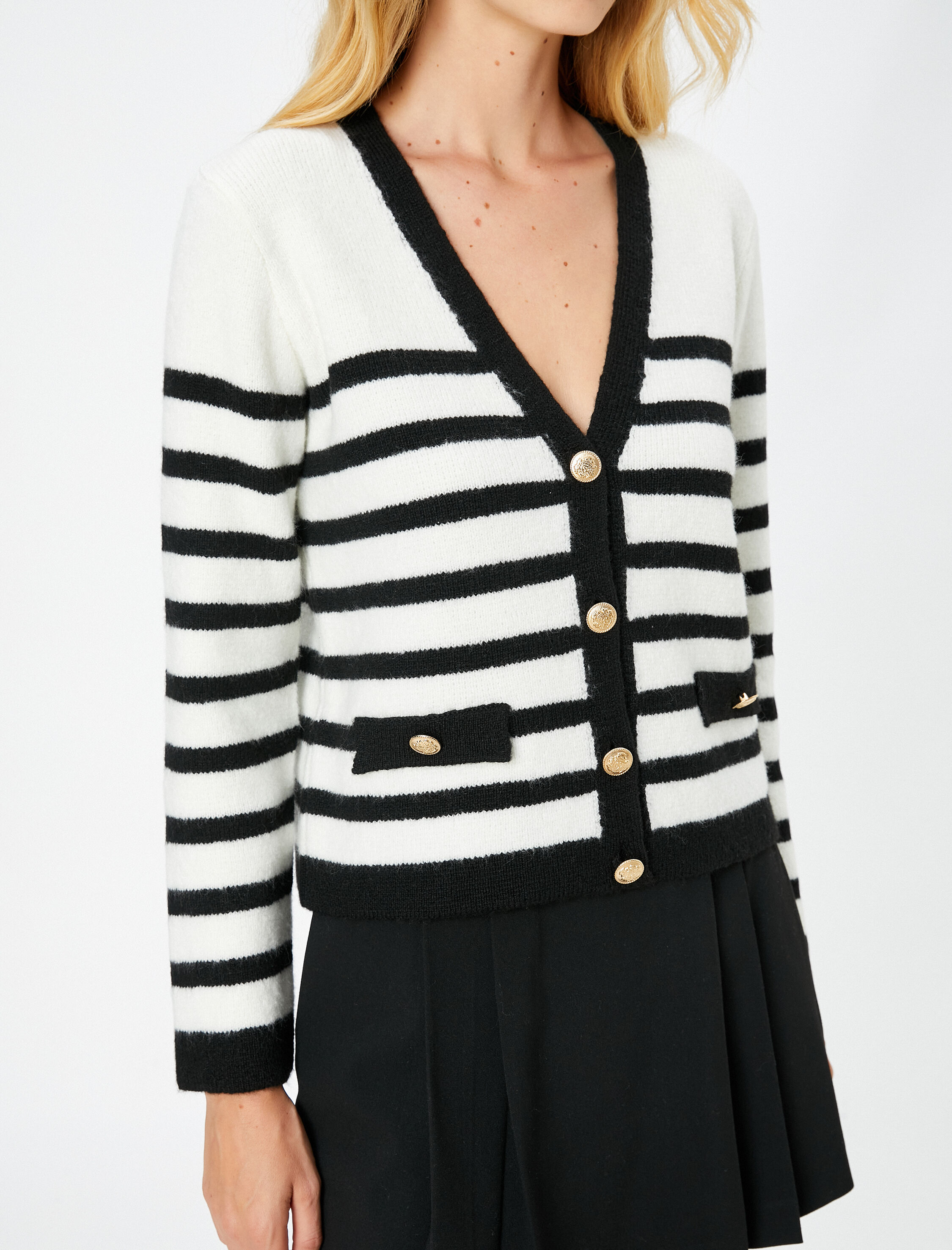   Hırka Gold Düğmeli V Yaka Örgü