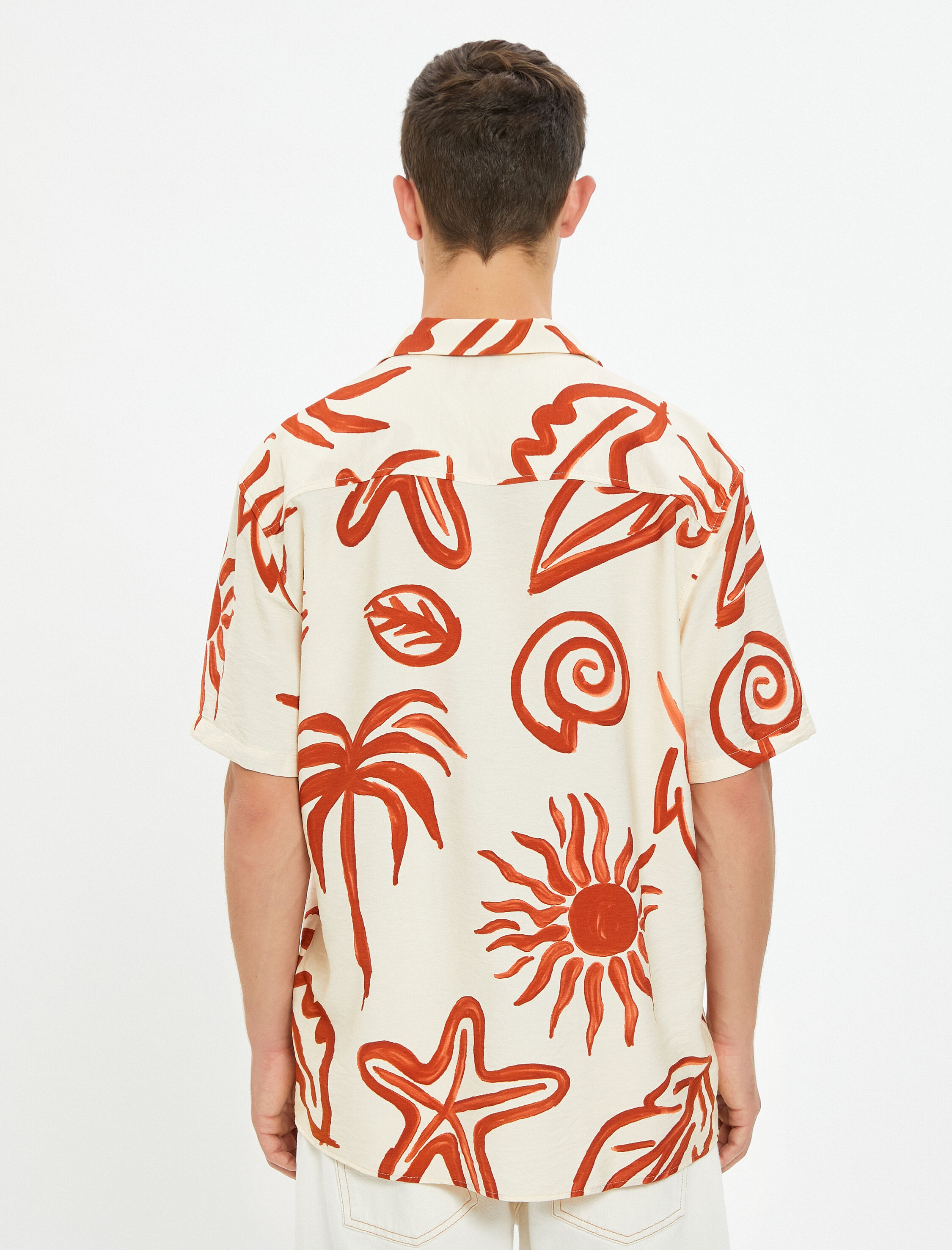   Yazlık Gömlek Kısa Kollu Devrik Yaka Yaprak Detaylı