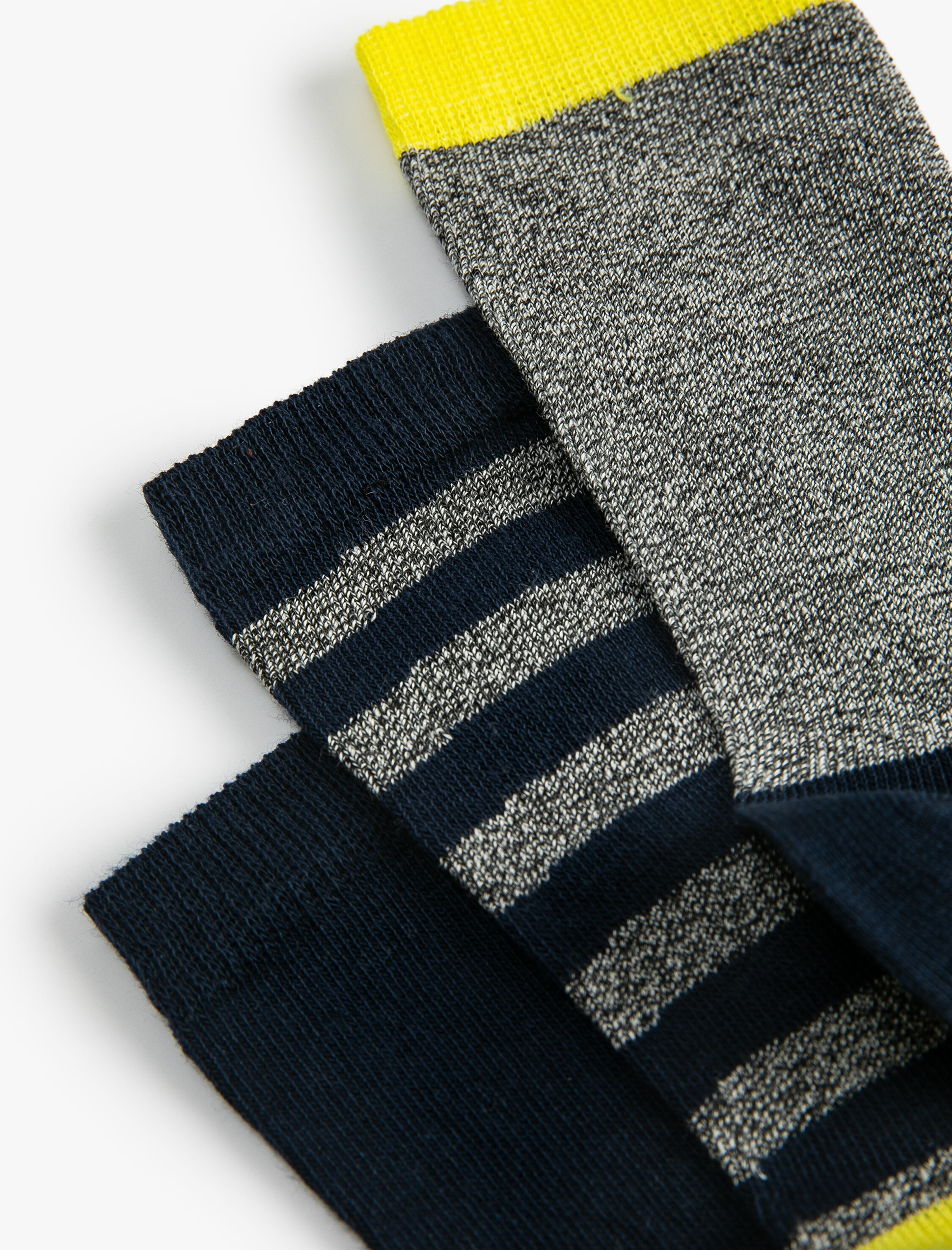  Erkek Çocuk 3'lü Renkli Çorap Seti