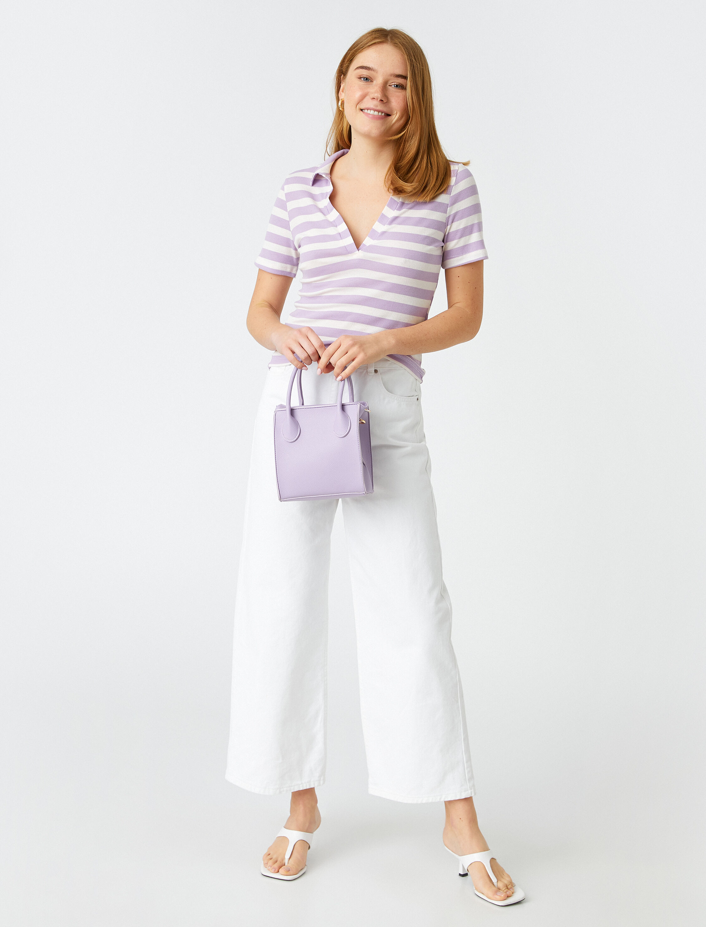   V Yaka Kısa Kollu Çizgili Tişört