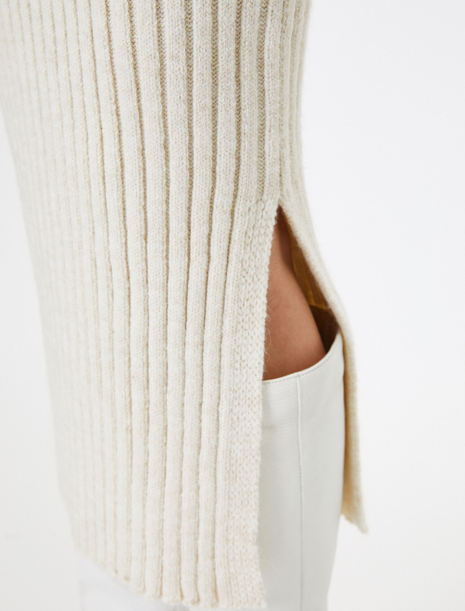 Düğme Detaylı Tişört