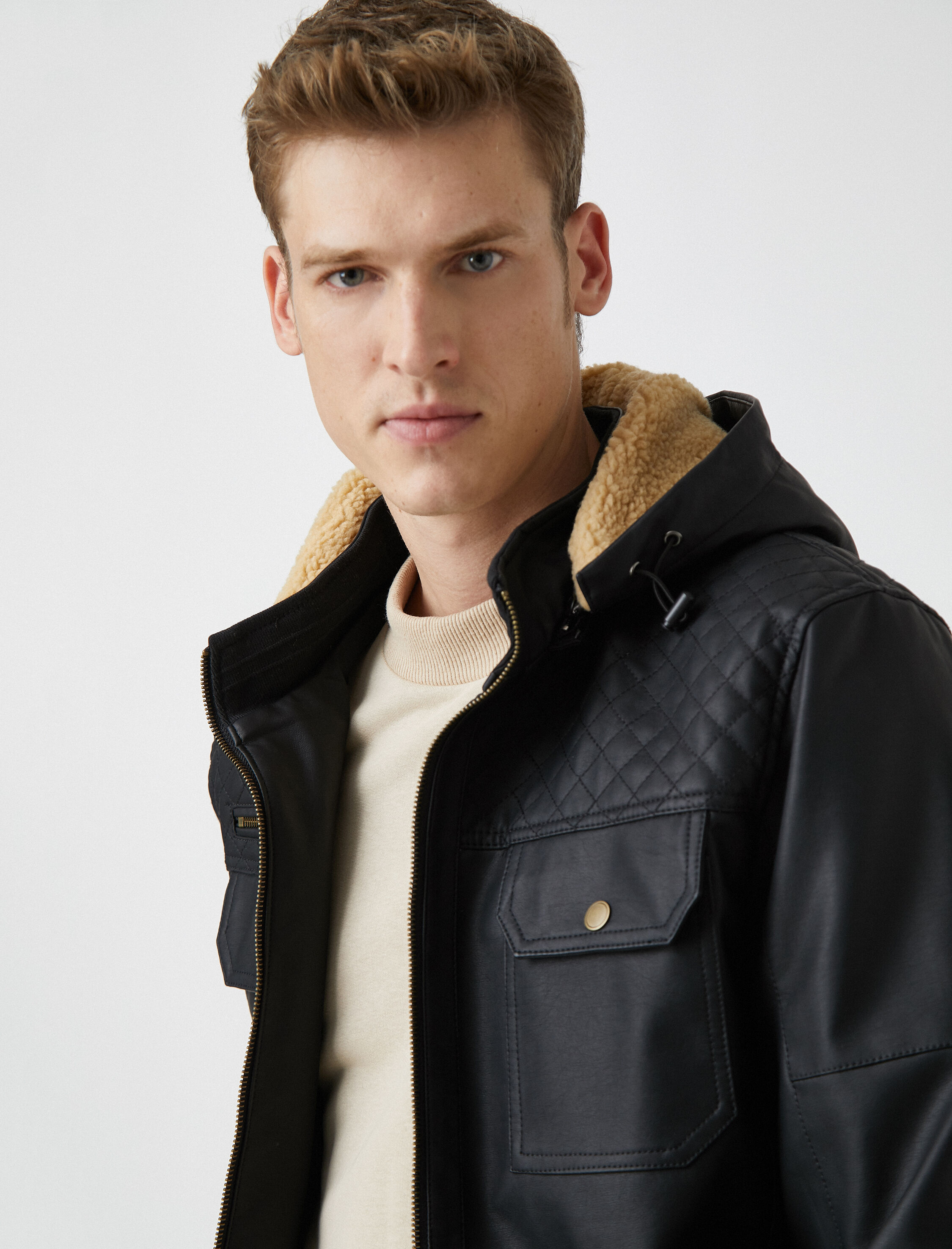   Dik Yaka Fermuarlı Suni Deri Mont